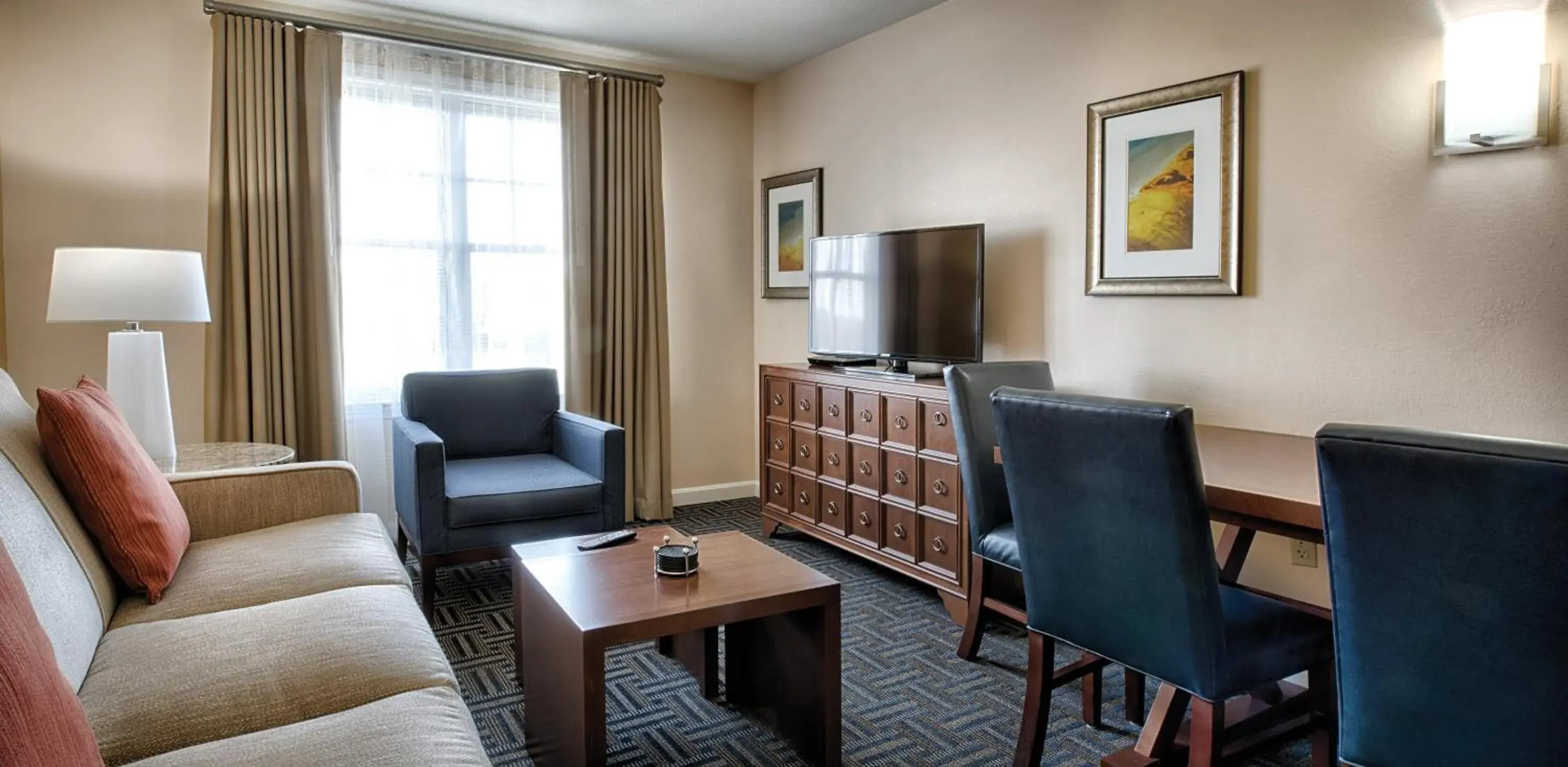 Living room in Club Wyndham Long Wharf Living room in Club Wyndham Long Wharf