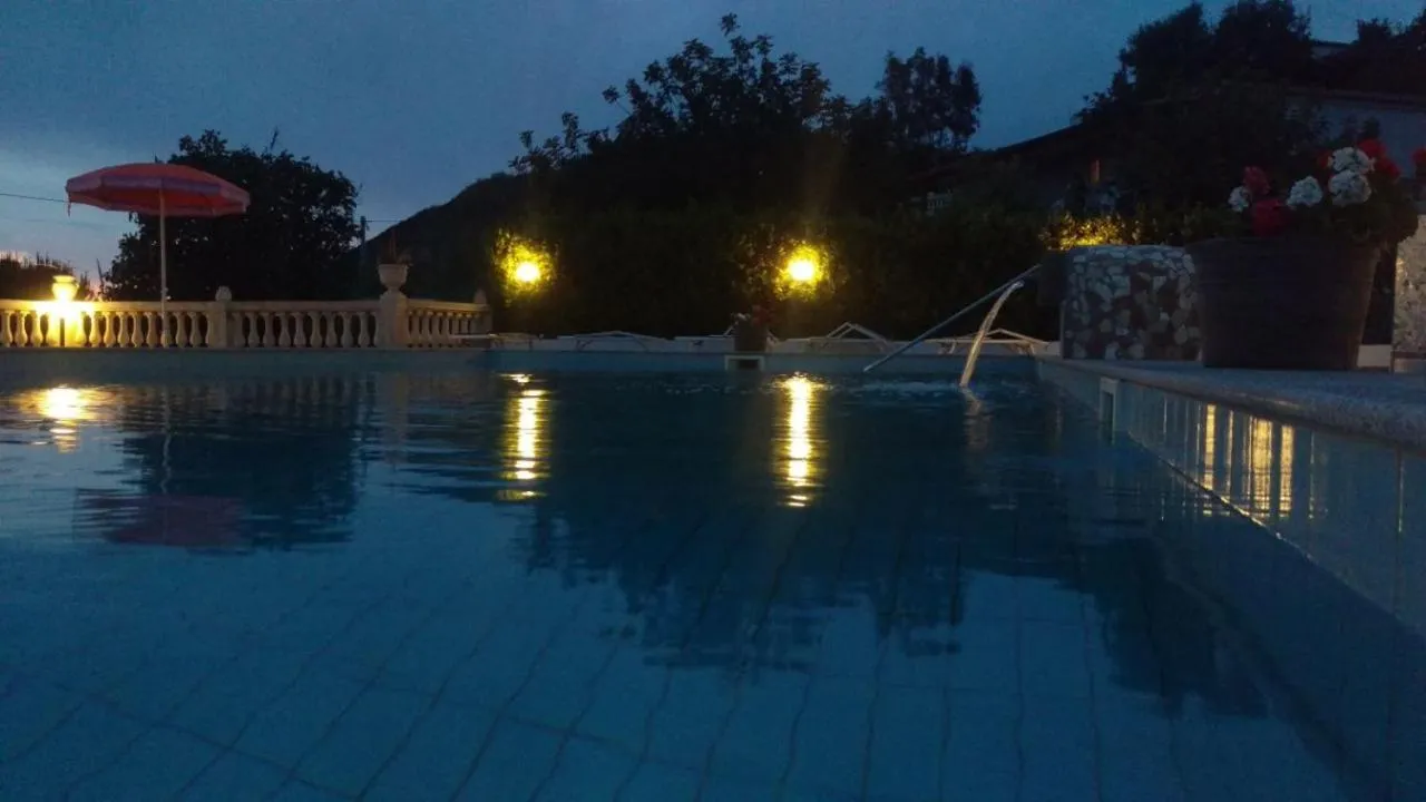 Swimming pool in Hotel Villa Rita