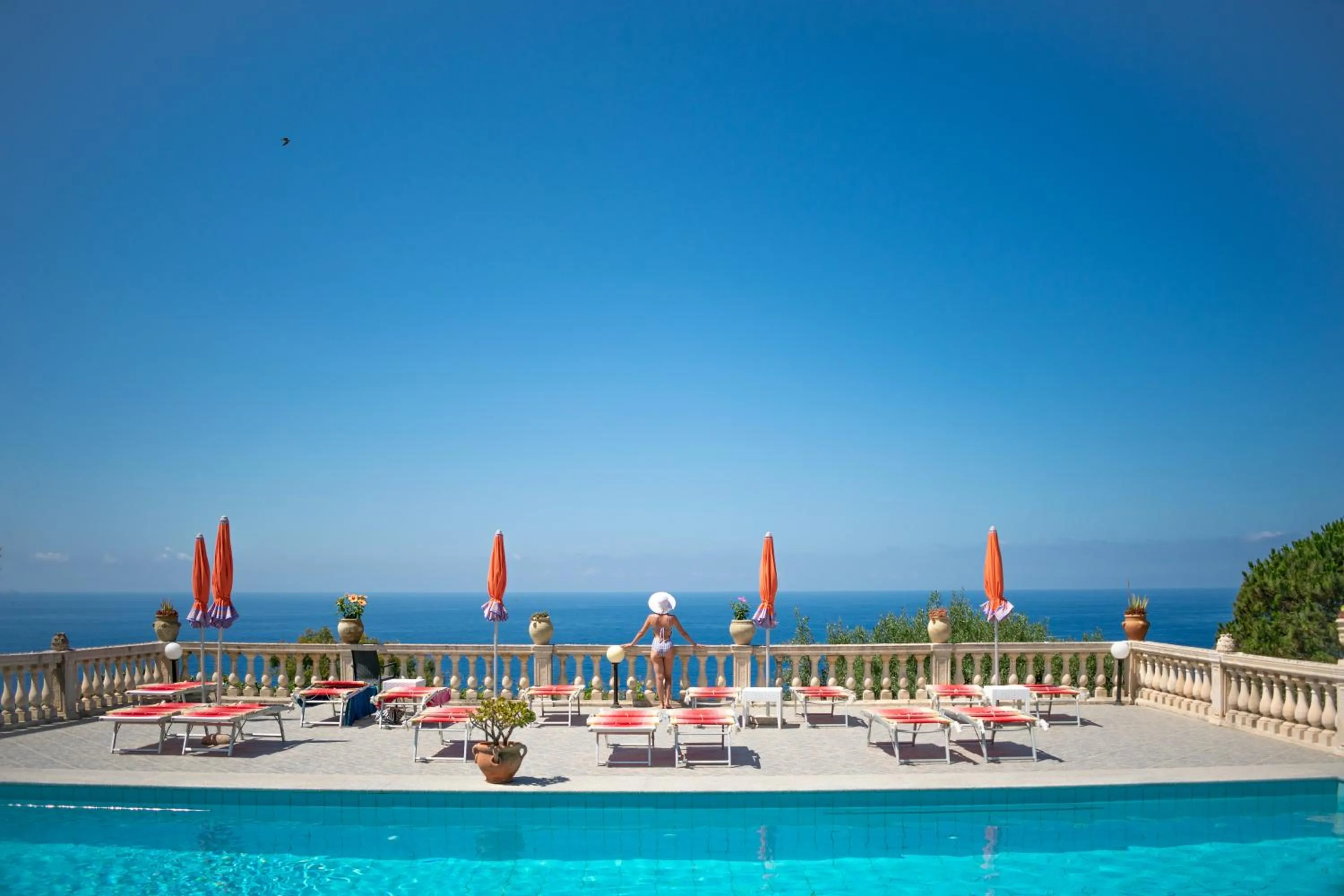 Swimming pool in Hotel Villa Rita