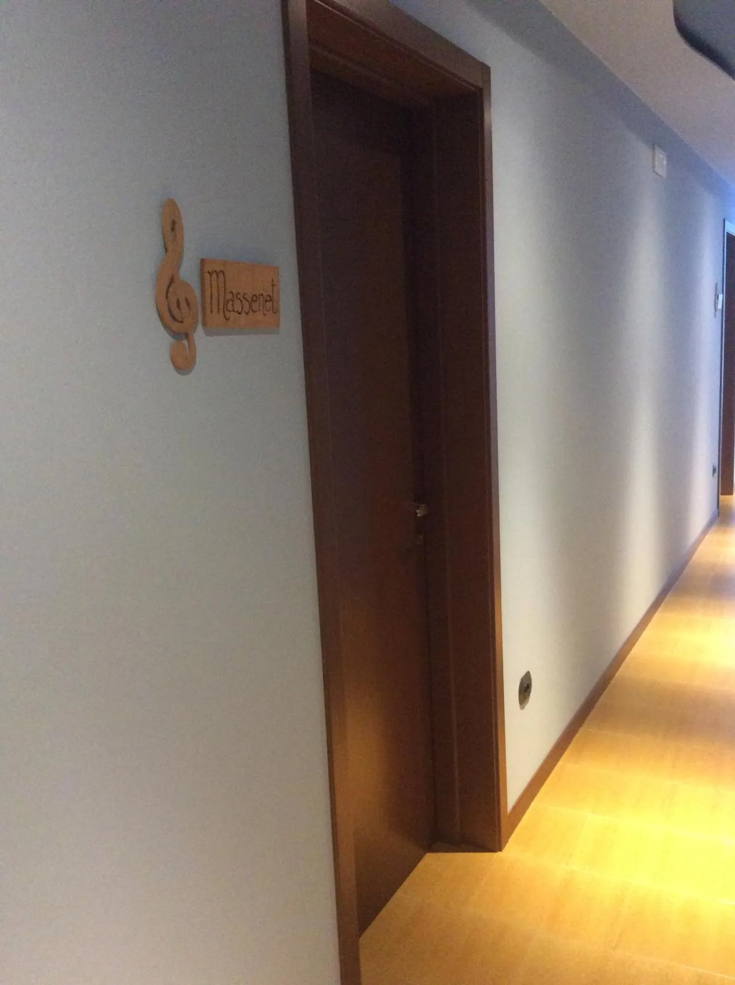 Communal lounge/ TV room in B&B Notte sul Lago