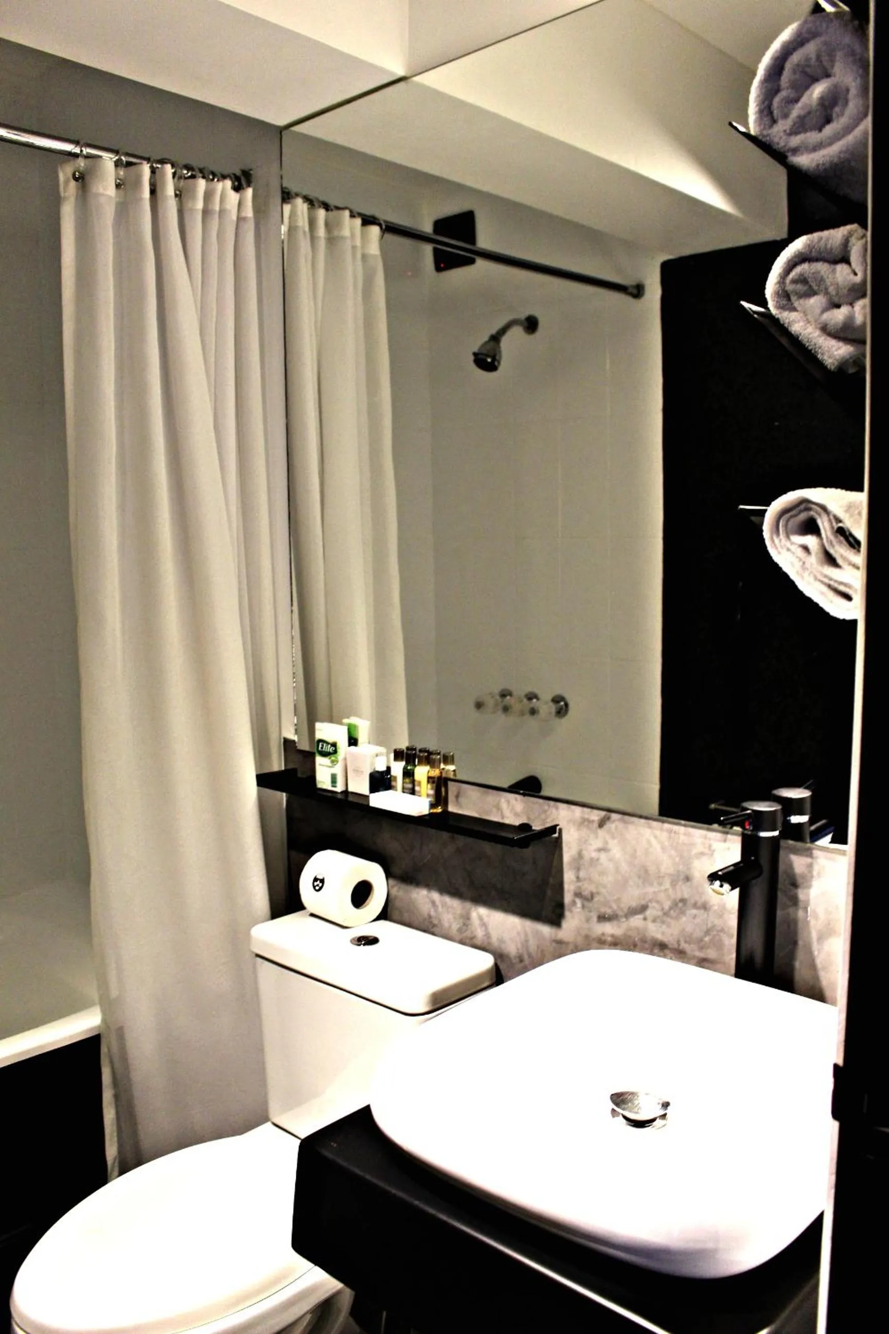 Shower in BTH Hotel – Boutique Concept