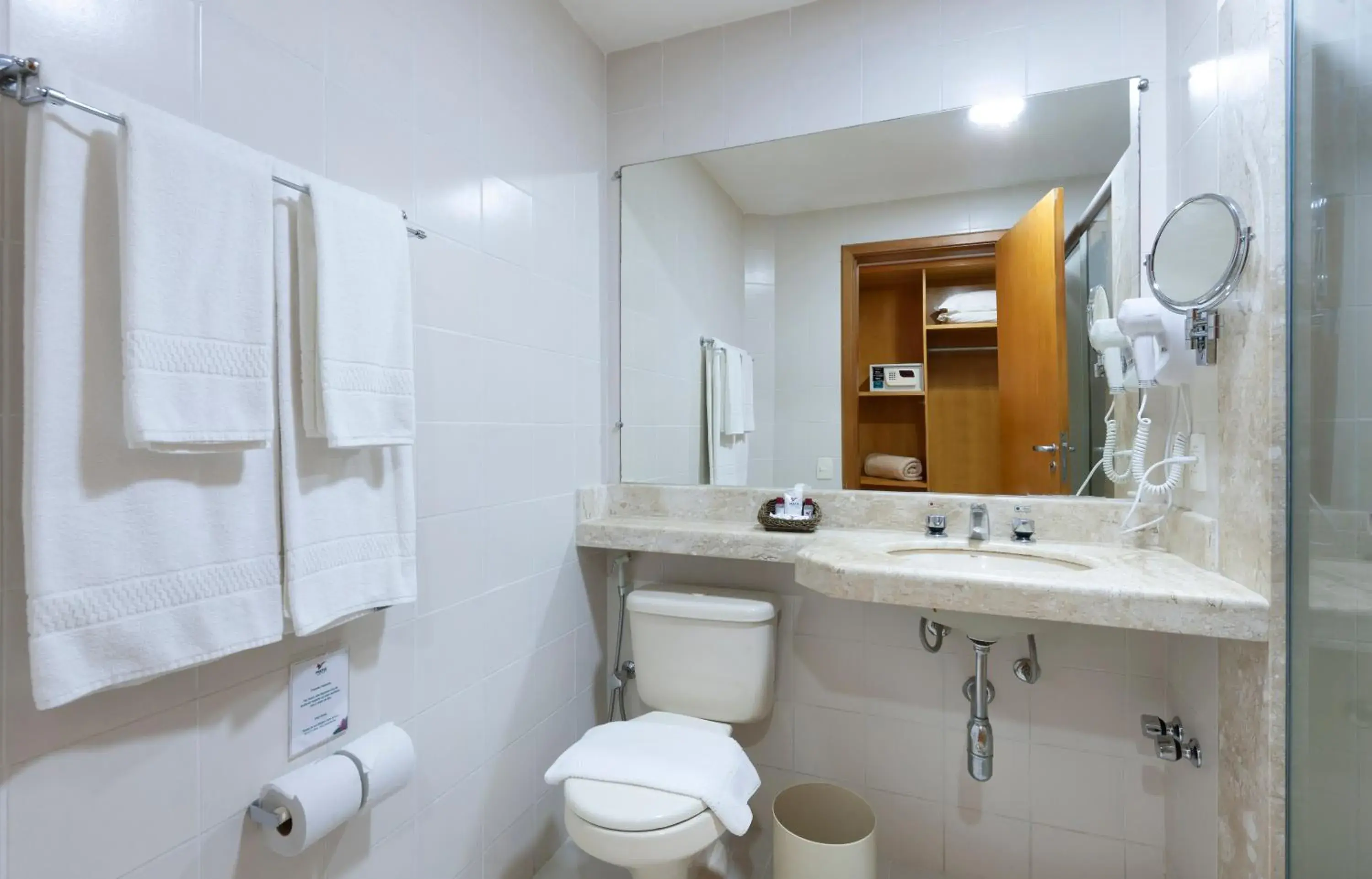 Toilet in Matiz Barão Geraldo Express Hotel Toilet in Matiz Barão Geraldo Express Hotel