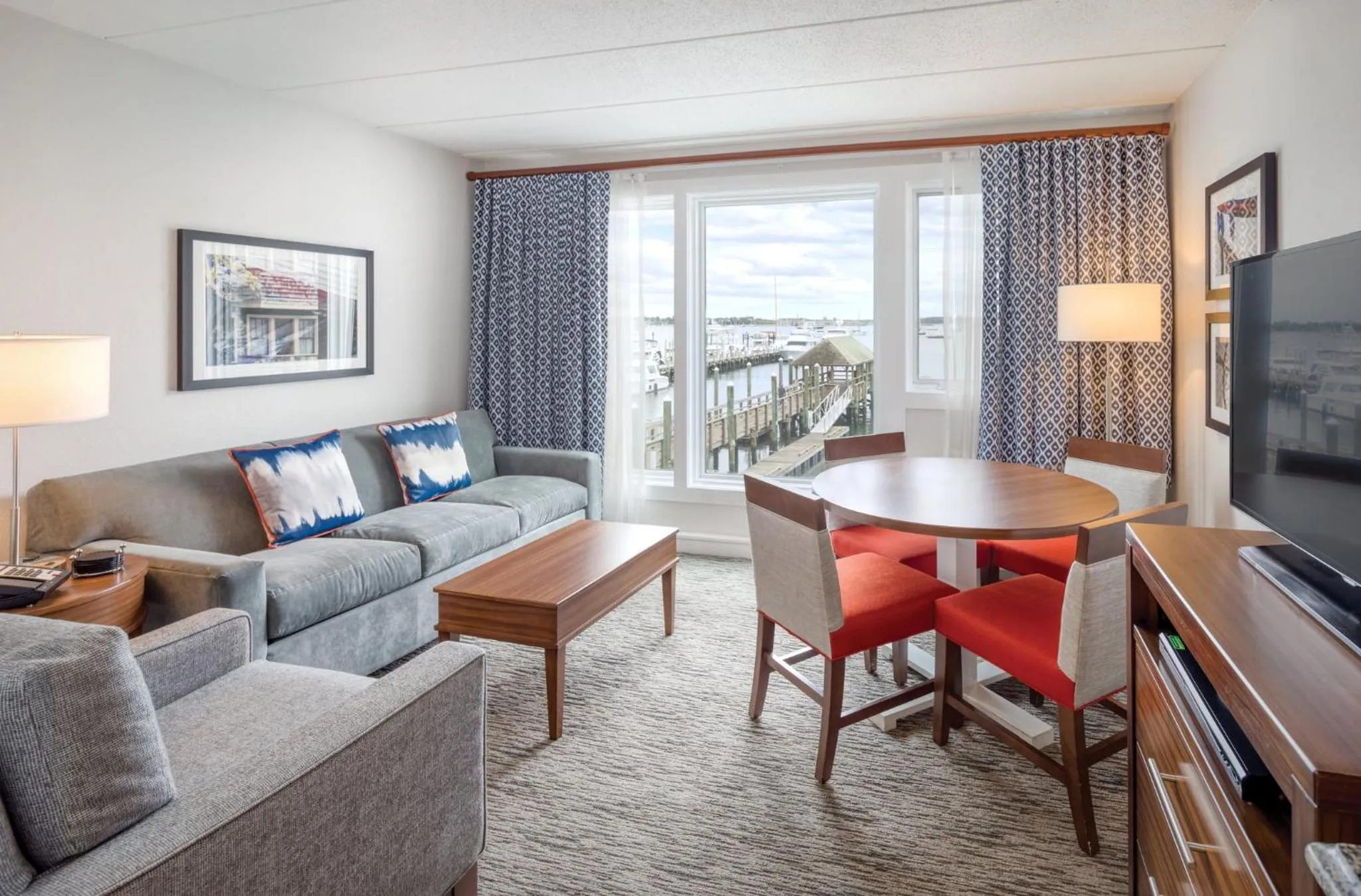 Living room in Club Wyndham Inn on the Harbor
