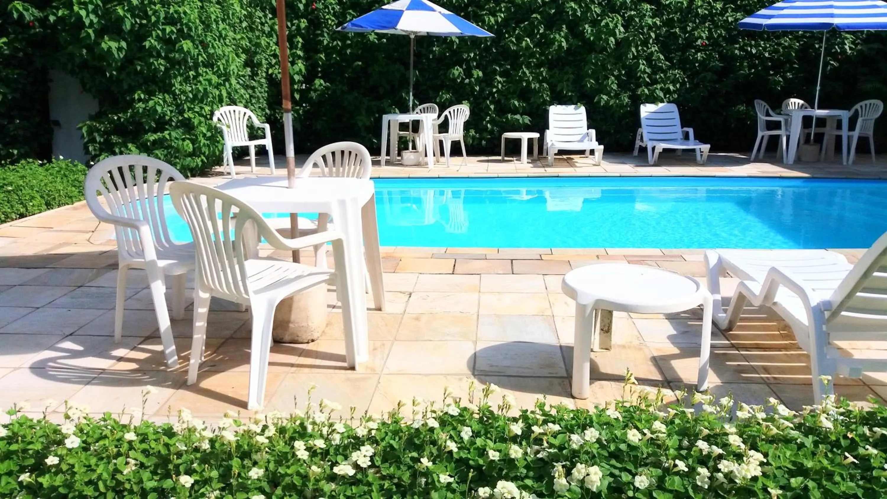 Swimming pool in Pousada Villa Harmonia