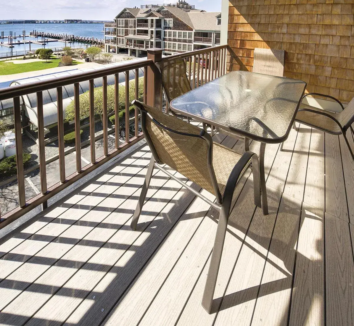 Photo of the whole room in Club Wyndham Newport Onshore Photo of the whole room in Club Wyndham Newport Onshore