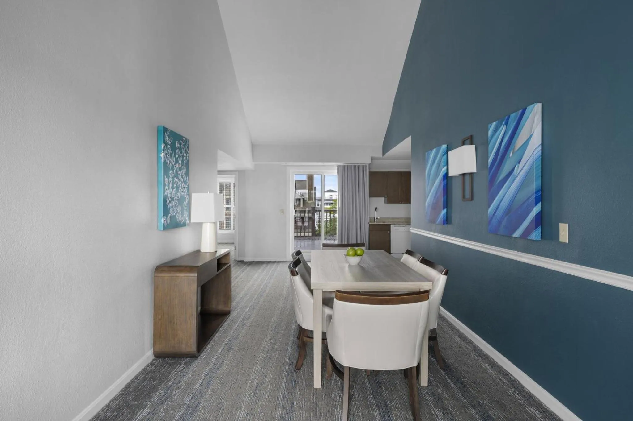 Restaurant/places to eat in Club Wyndham Newport Onshore