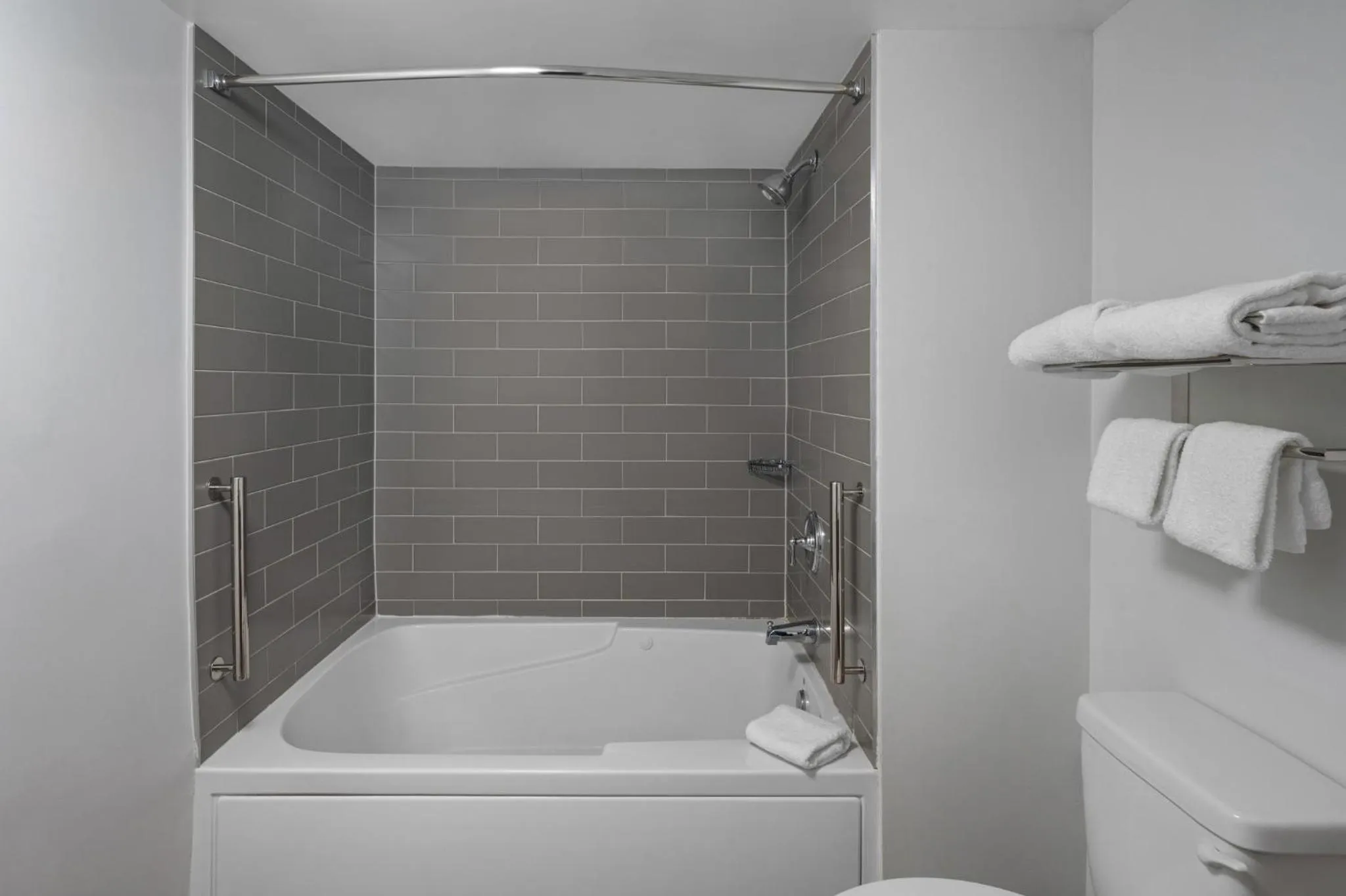 Bathroom in Club Wyndham Newport Onshore