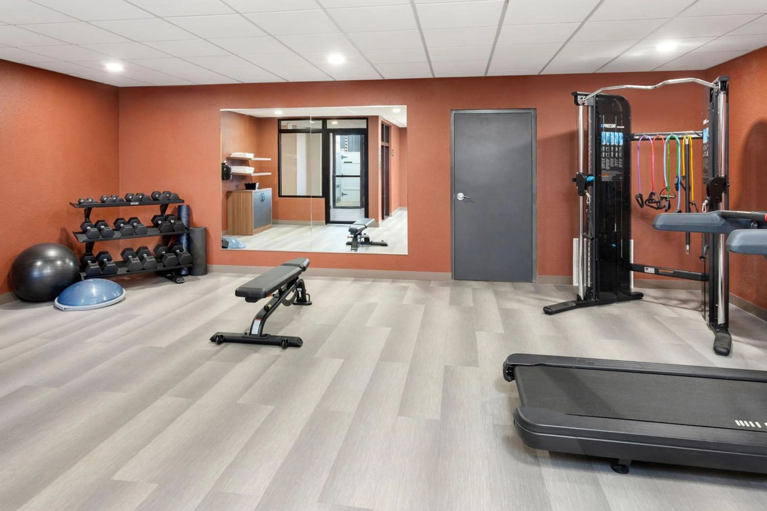 Spa and wellness centre/facilities in Candlewood Suites Columbus North - Worthington by IHG