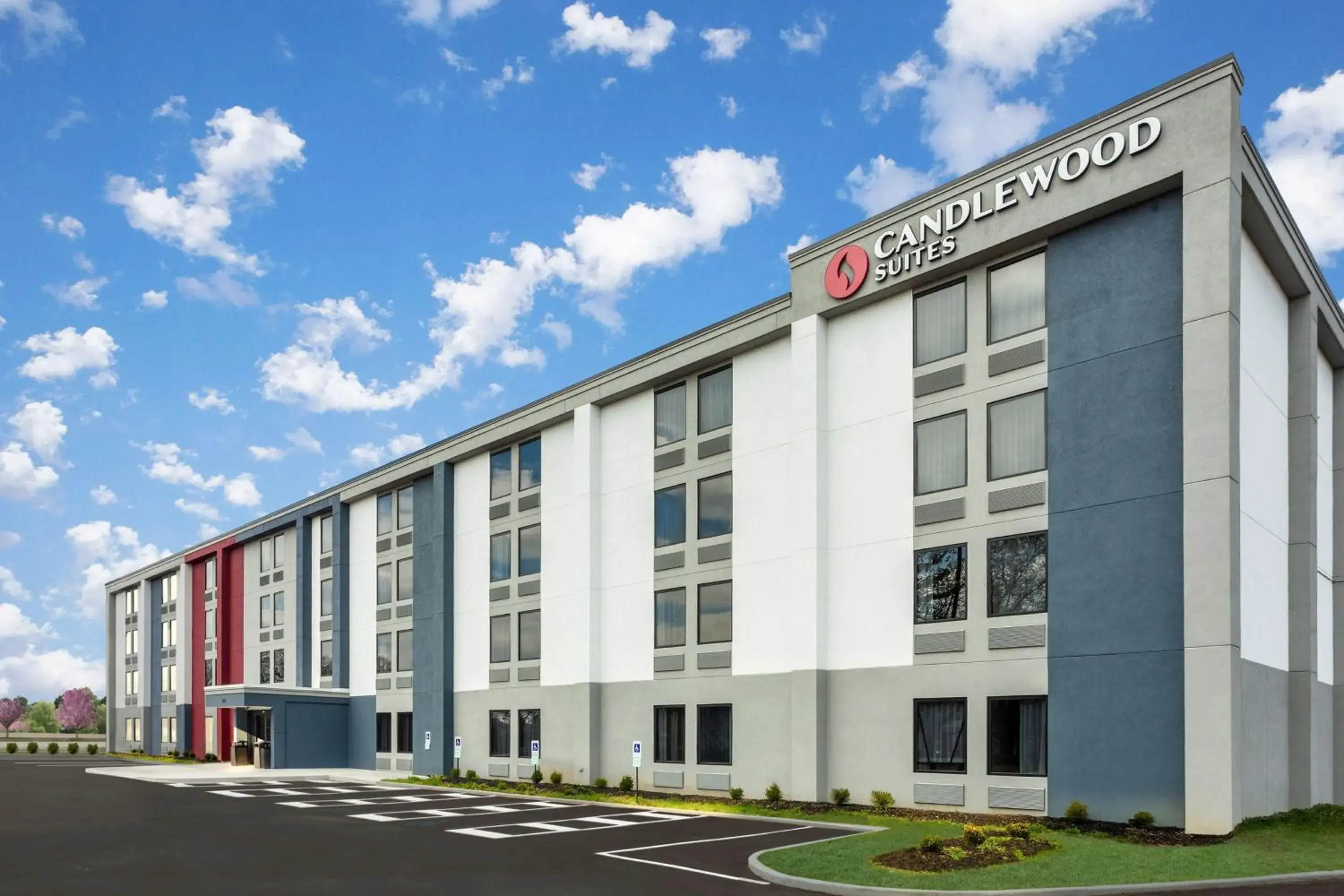 Property building in Candlewood Suites Columbus North - Worthington by IHG Property building in Candlewood Suites Columbus North - Worthington by IHG