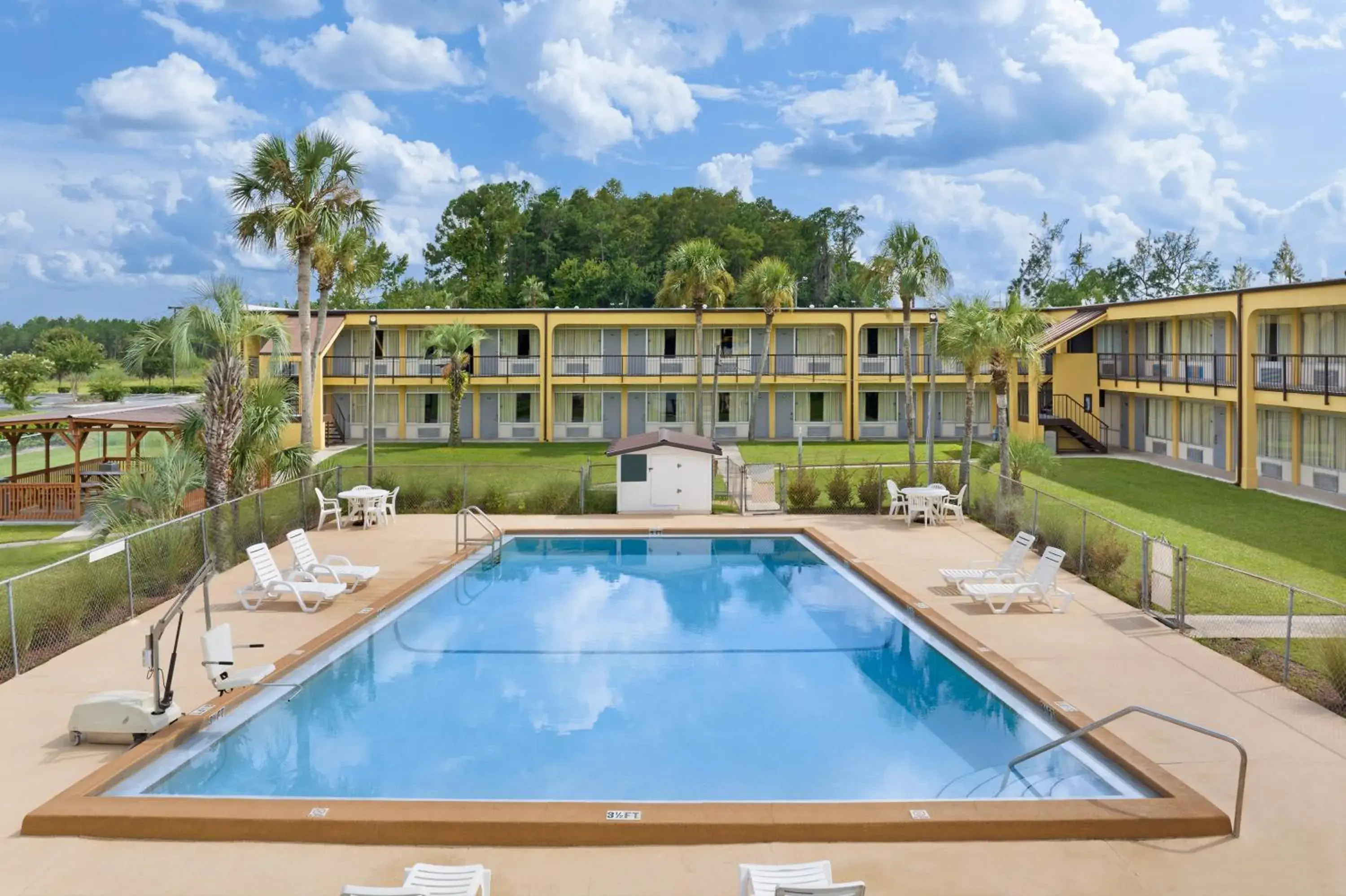 Pool view in Days Inn by Wyndham Lake City I-75 Pool view in Days Inn by Wyndham Lake City I-75