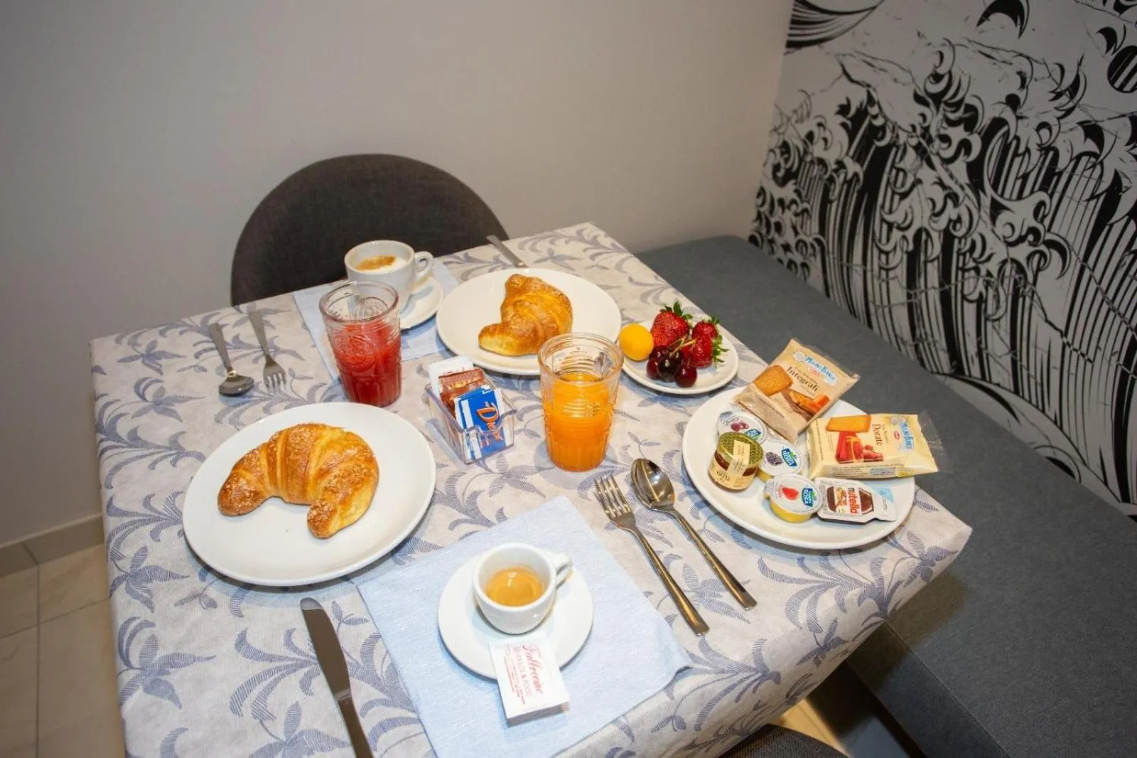 Food and drinks in Odissea Residence e Rooms