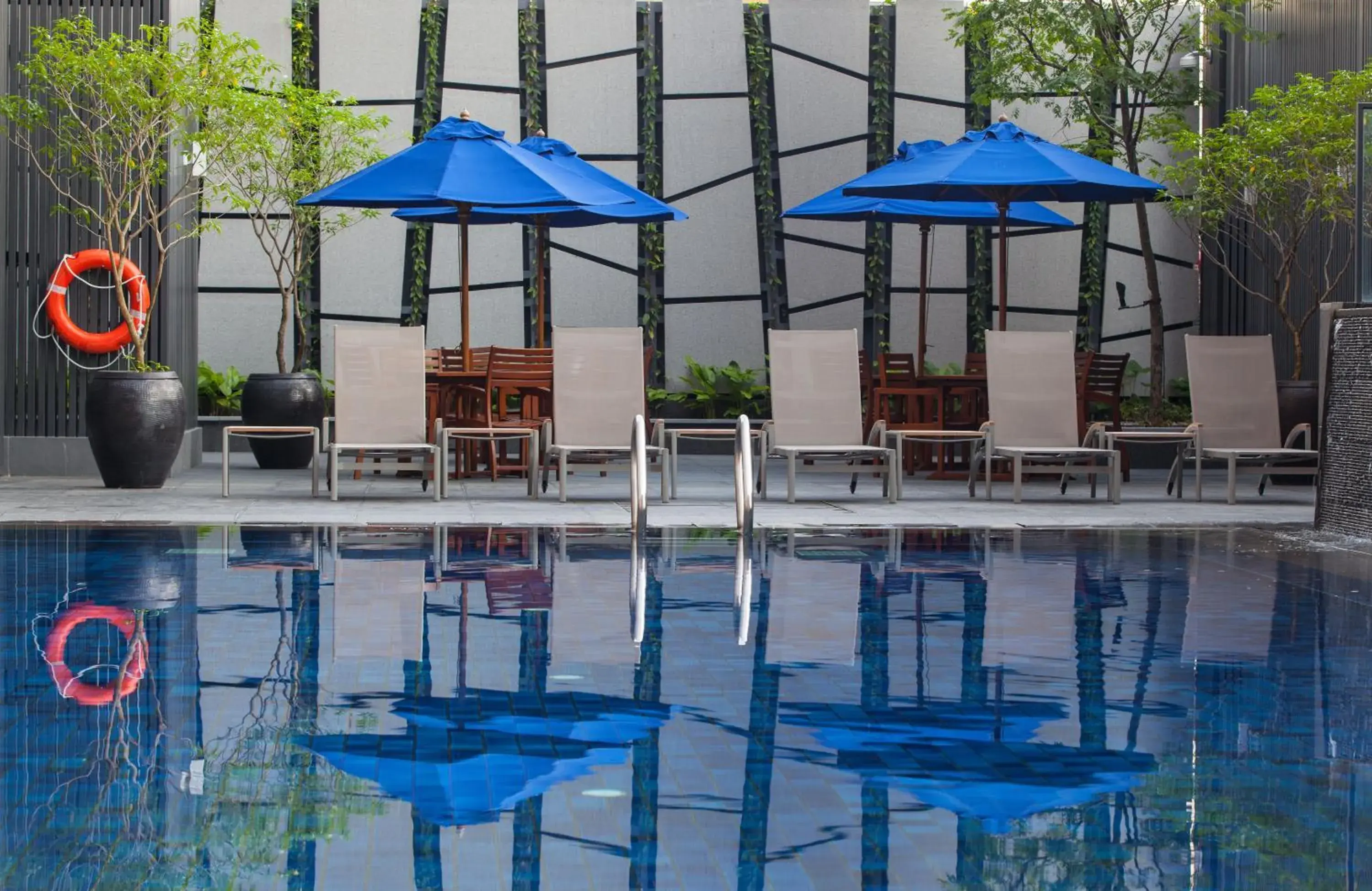 Swimming pool in Grand Mercure Singapore Roxy Swimming pool in Grand Mercure Singapore Roxy