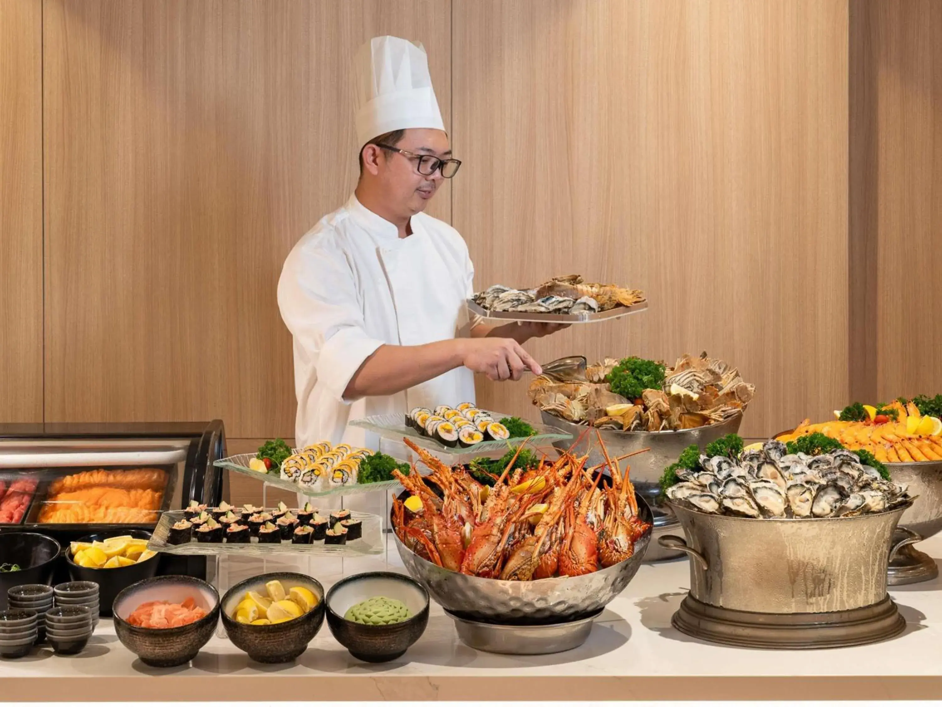 Restaurant/places to eat in Grand Mercure Singapore Roxy Restaurant/places to eat in Grand Mercure Singapore Roxy