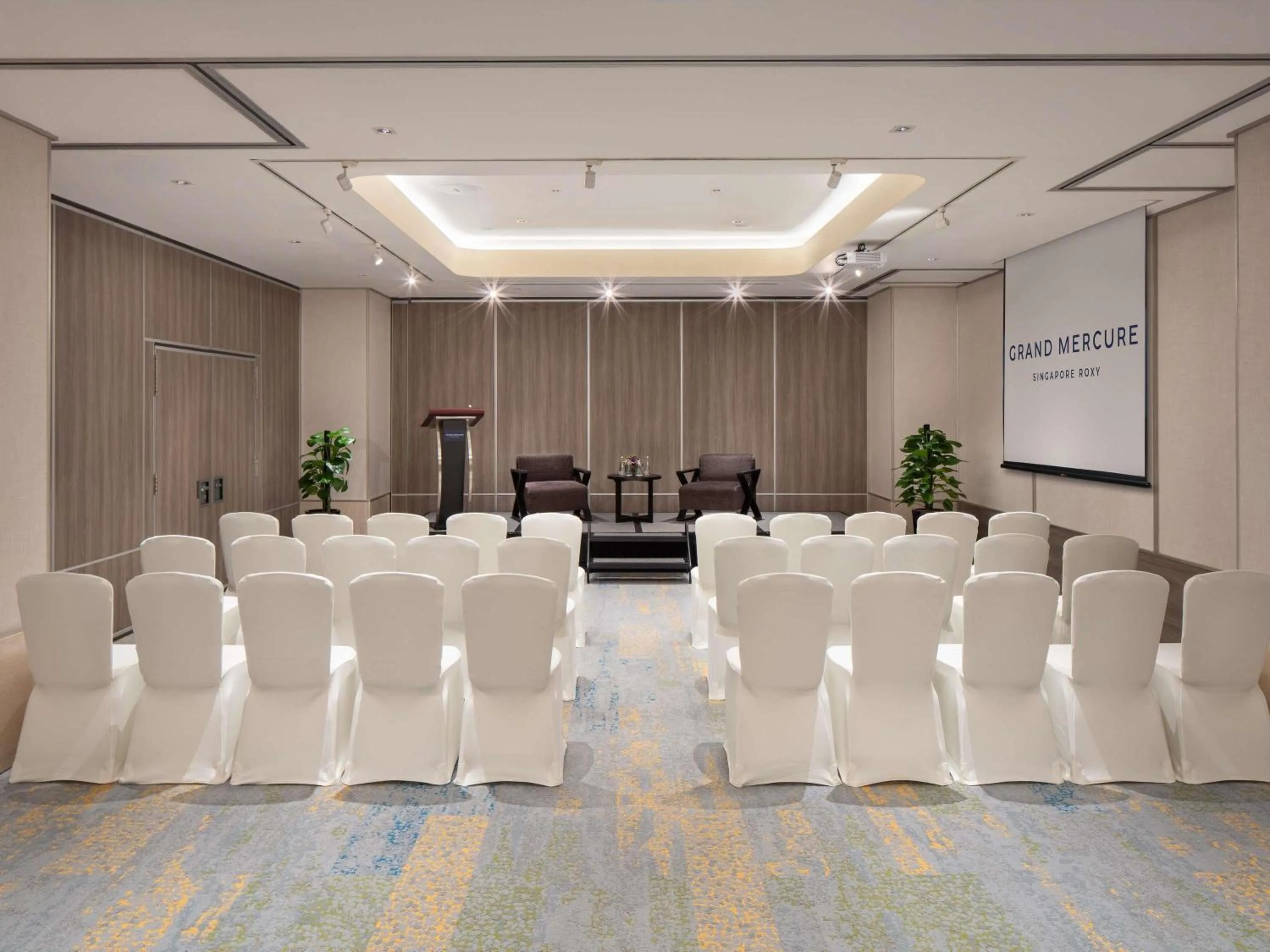 Meeting/conference room in Grand Mercure Singapore Roxy