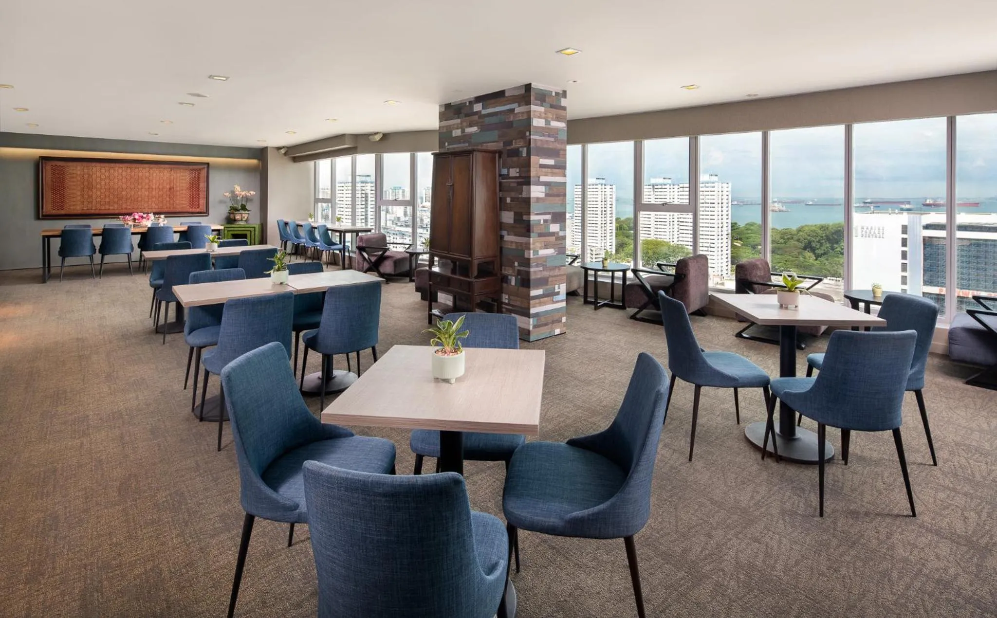 Lounge or bar in Grand Mercure Singapore Roxy