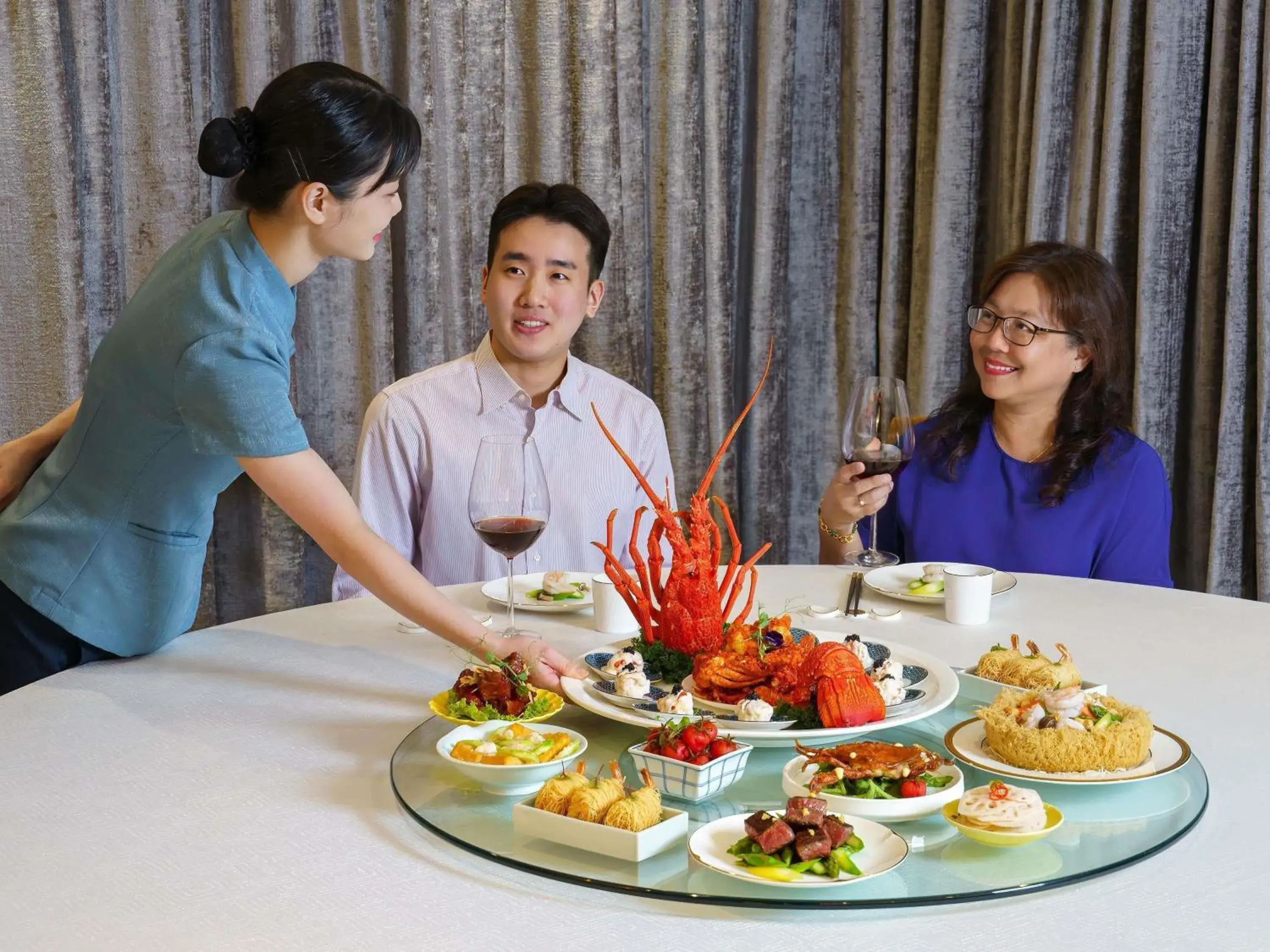 Restaurant/places to eat in Grand Mercure Singapore Roxy Restaurant/places to eat in Grand Mercure Singapore Roxy