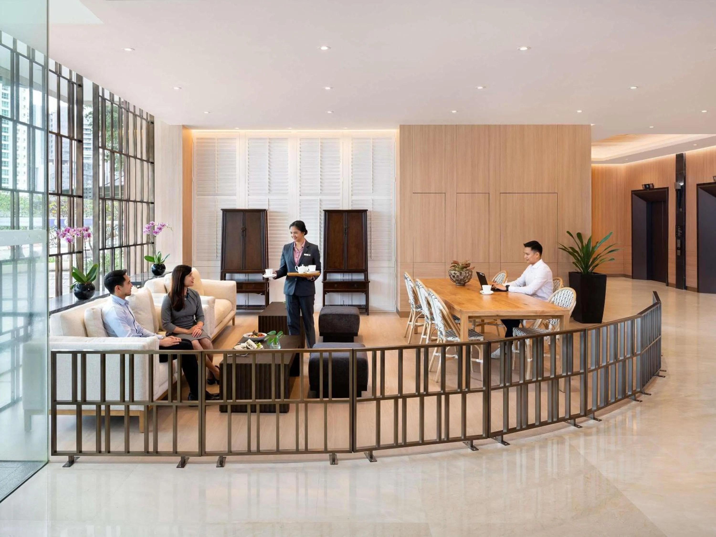 Restaurant/places to eat in Grand Mercure Singapore Roxy