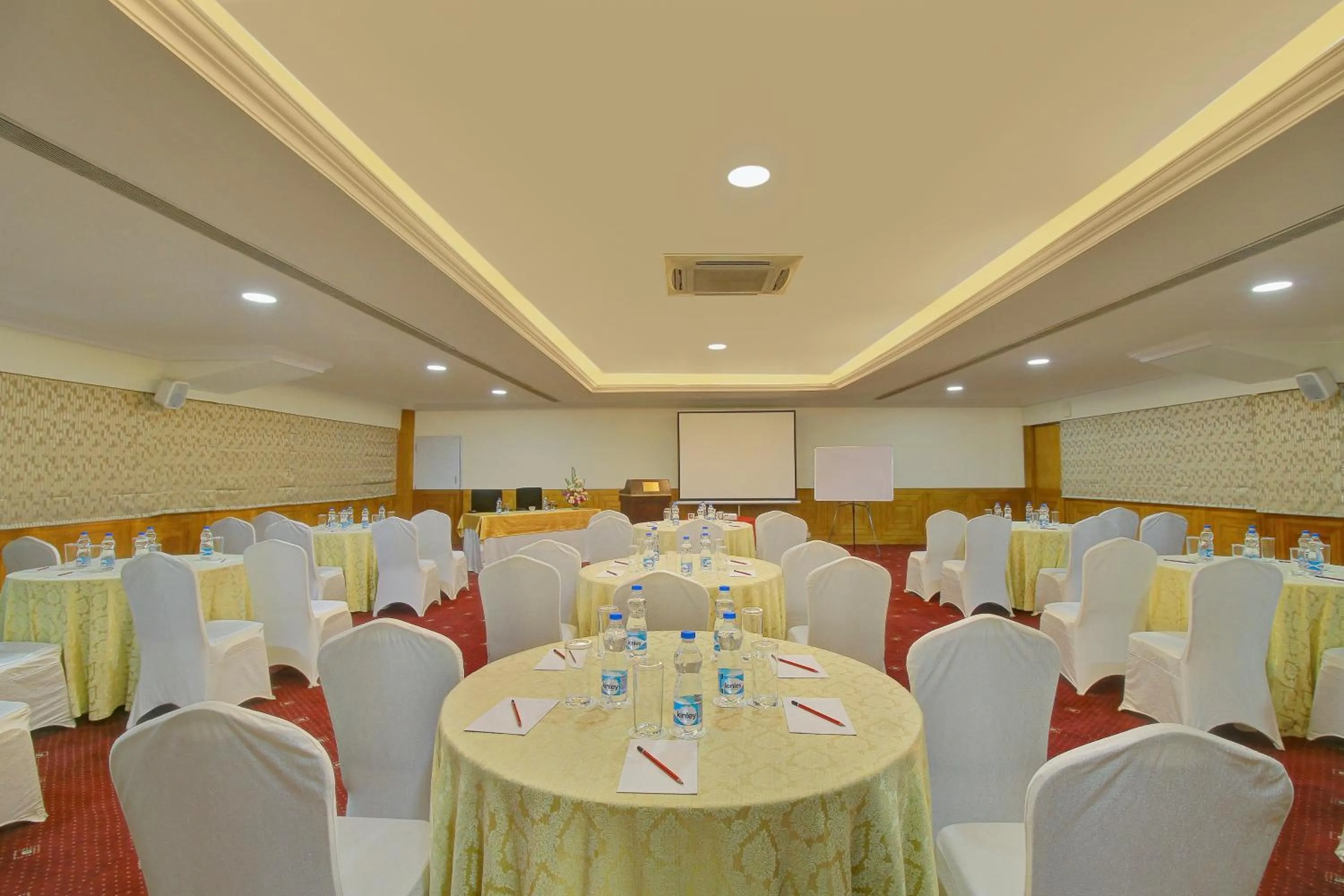 Meeting/conference room in Monarch Luxur - Infantry Road