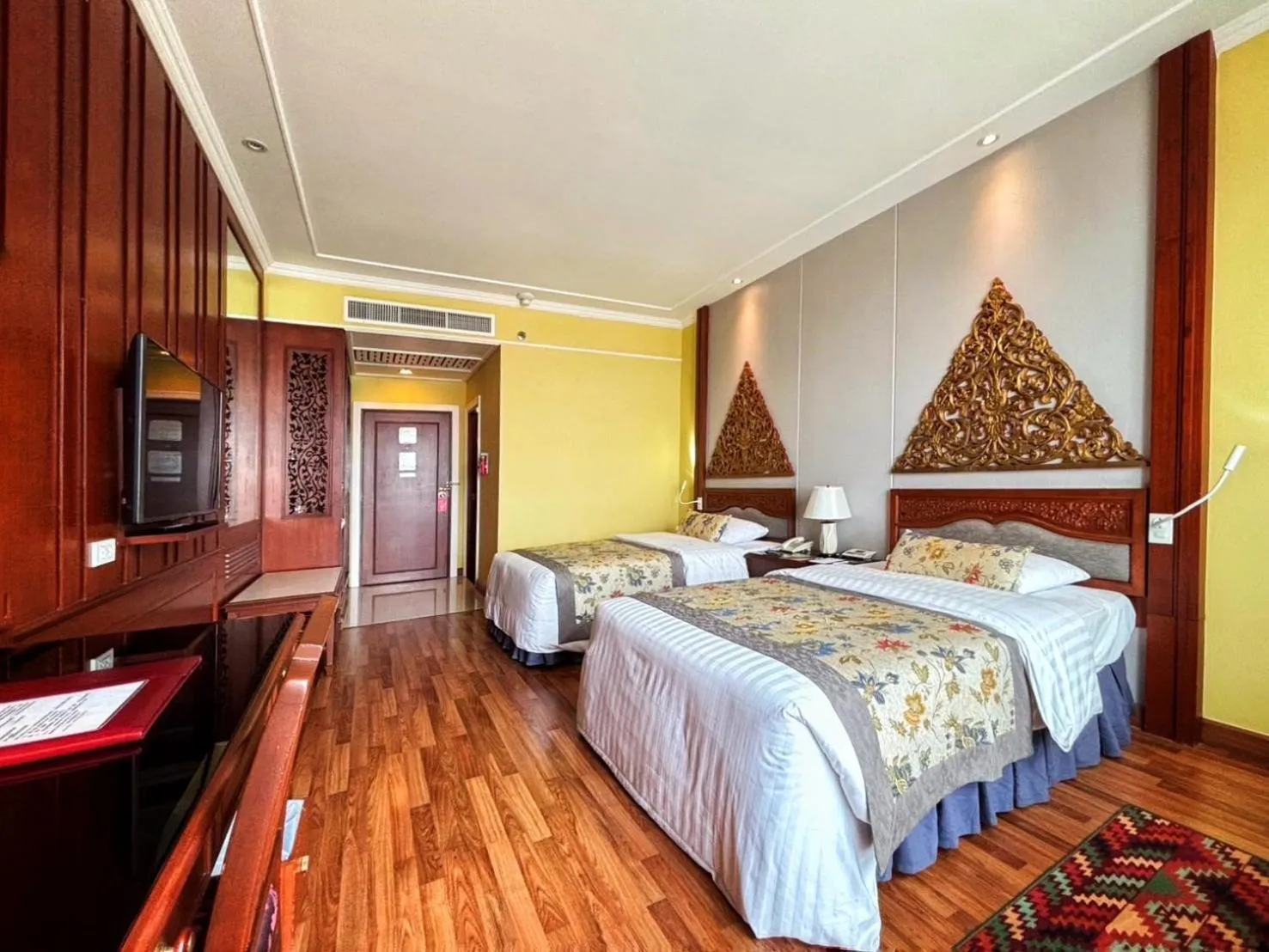 Bedroom, Bed in The Empress Hotel