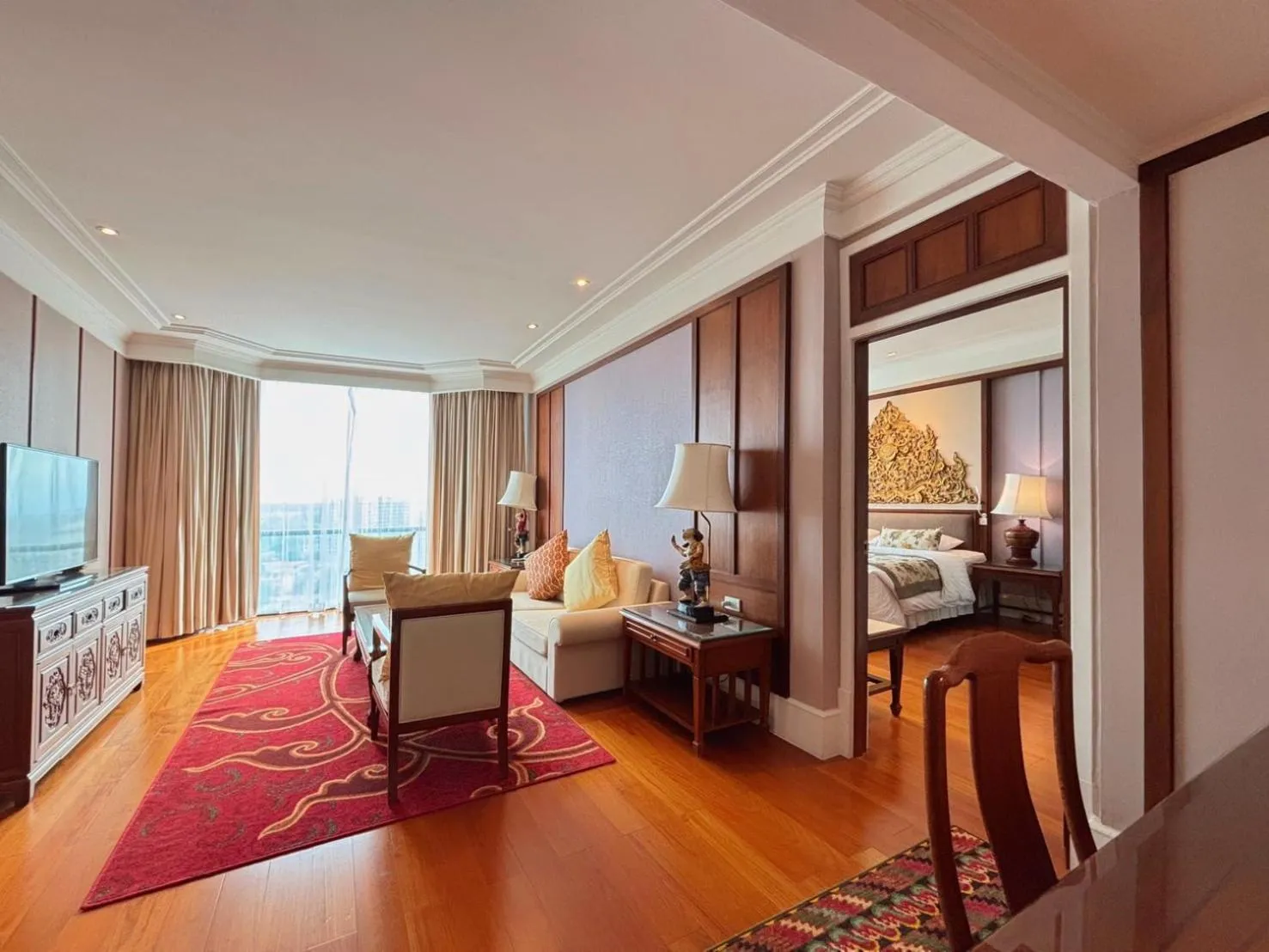 Living room, Bed in The Empress Hotel