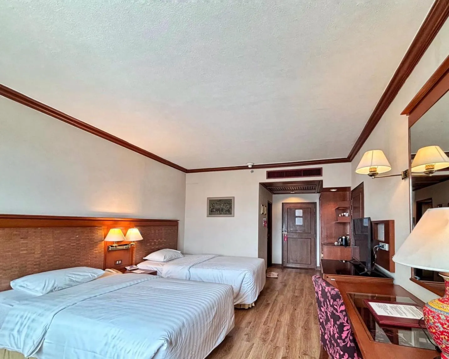 Bedroom, Bed in The Empress Hotel