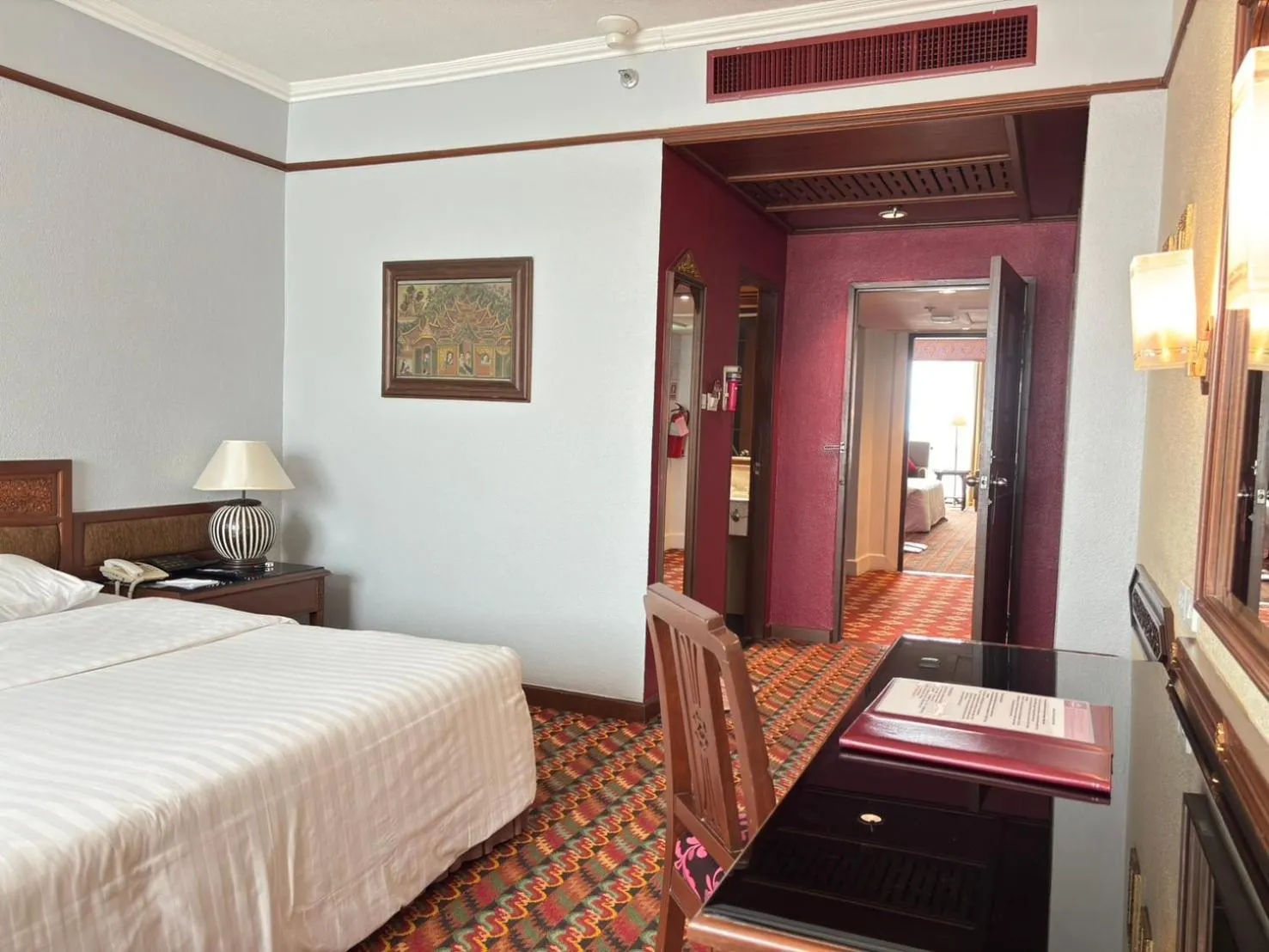 Bedroom, Bed in The Empress Hotel