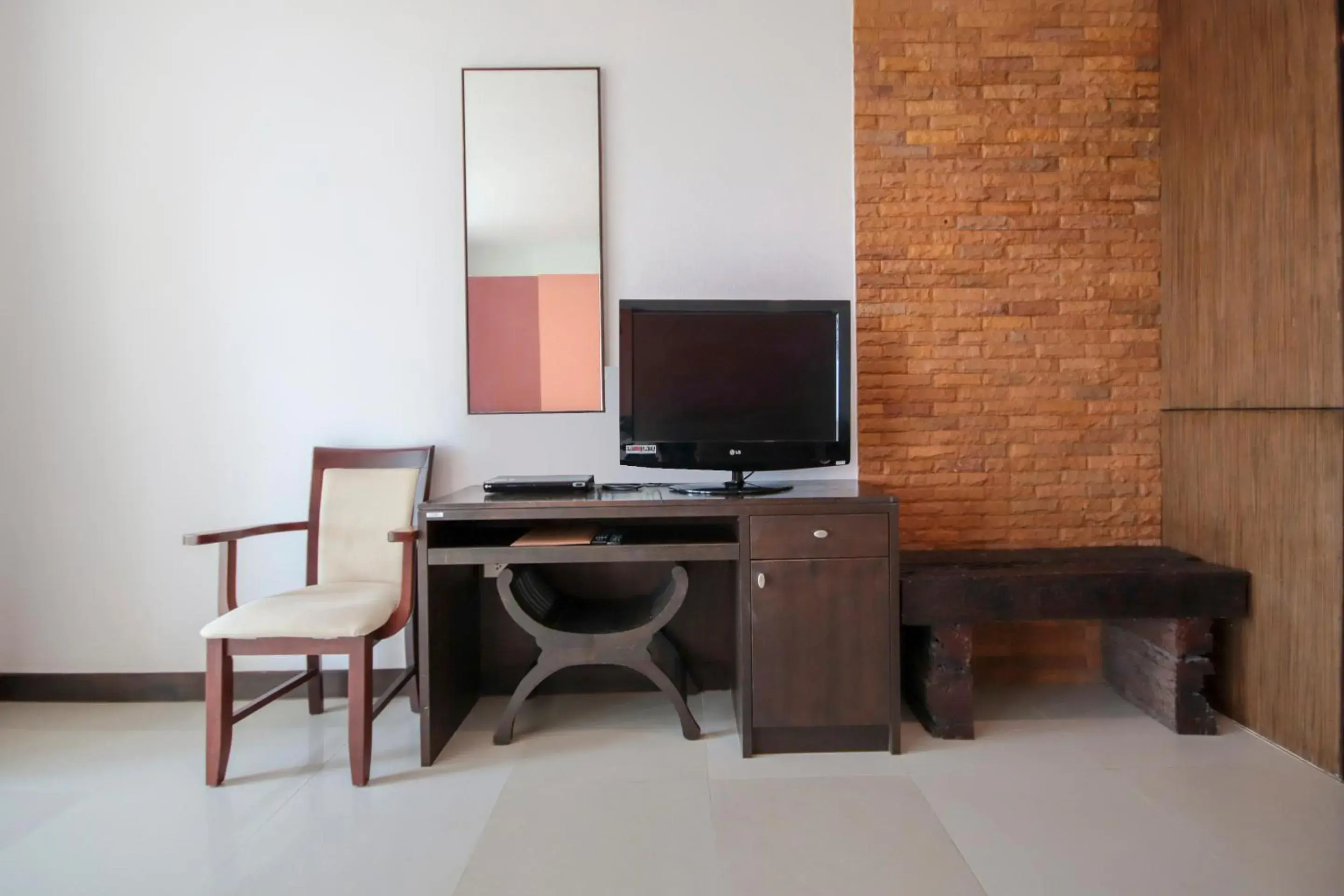 Bedroom, TV/Entertainment Center in Ananda Lanta Resort - SHA Extra Plus