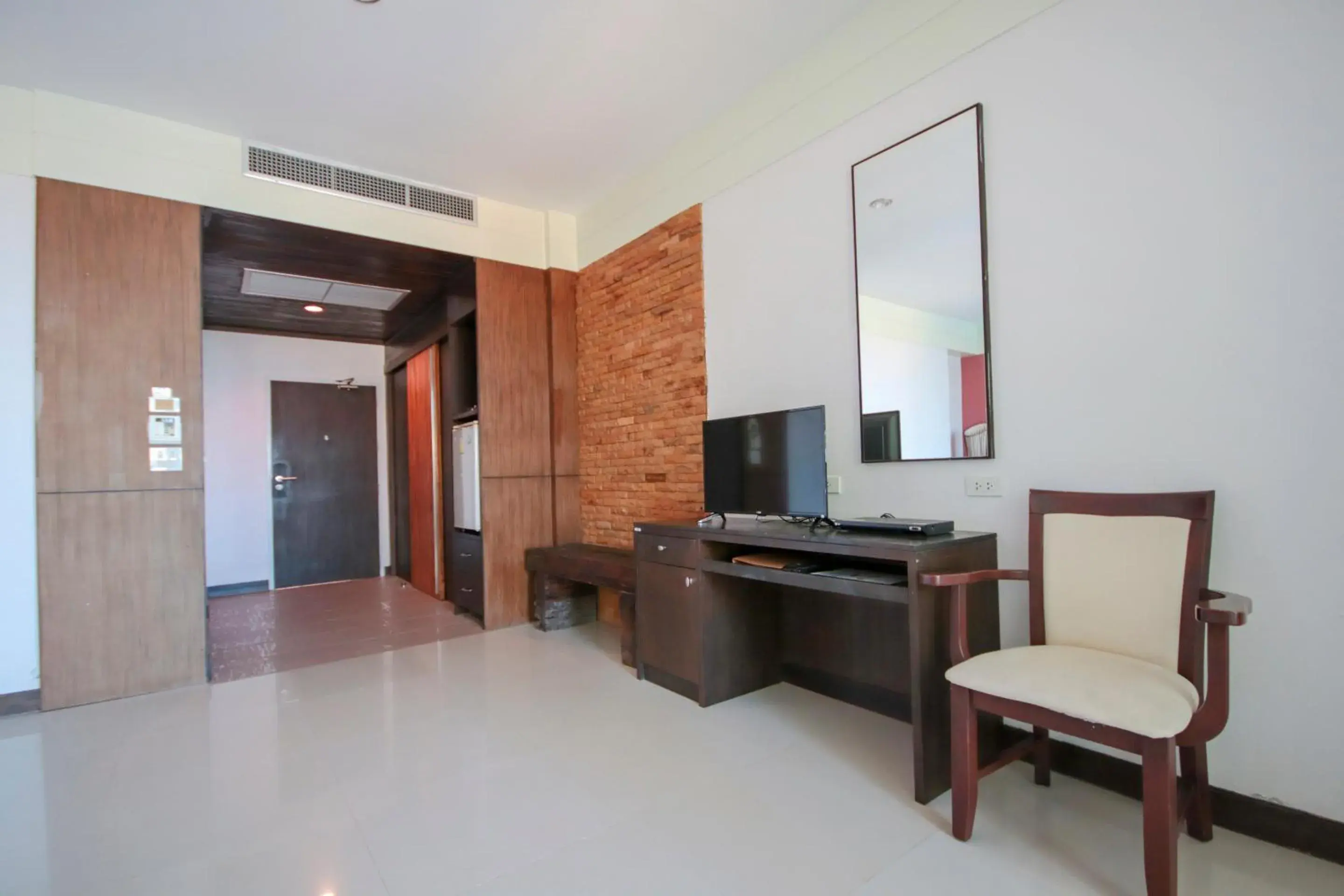 Bedroom, TV/Entertainment Center in Ananda Lanta Resort - SHA Extra Plus