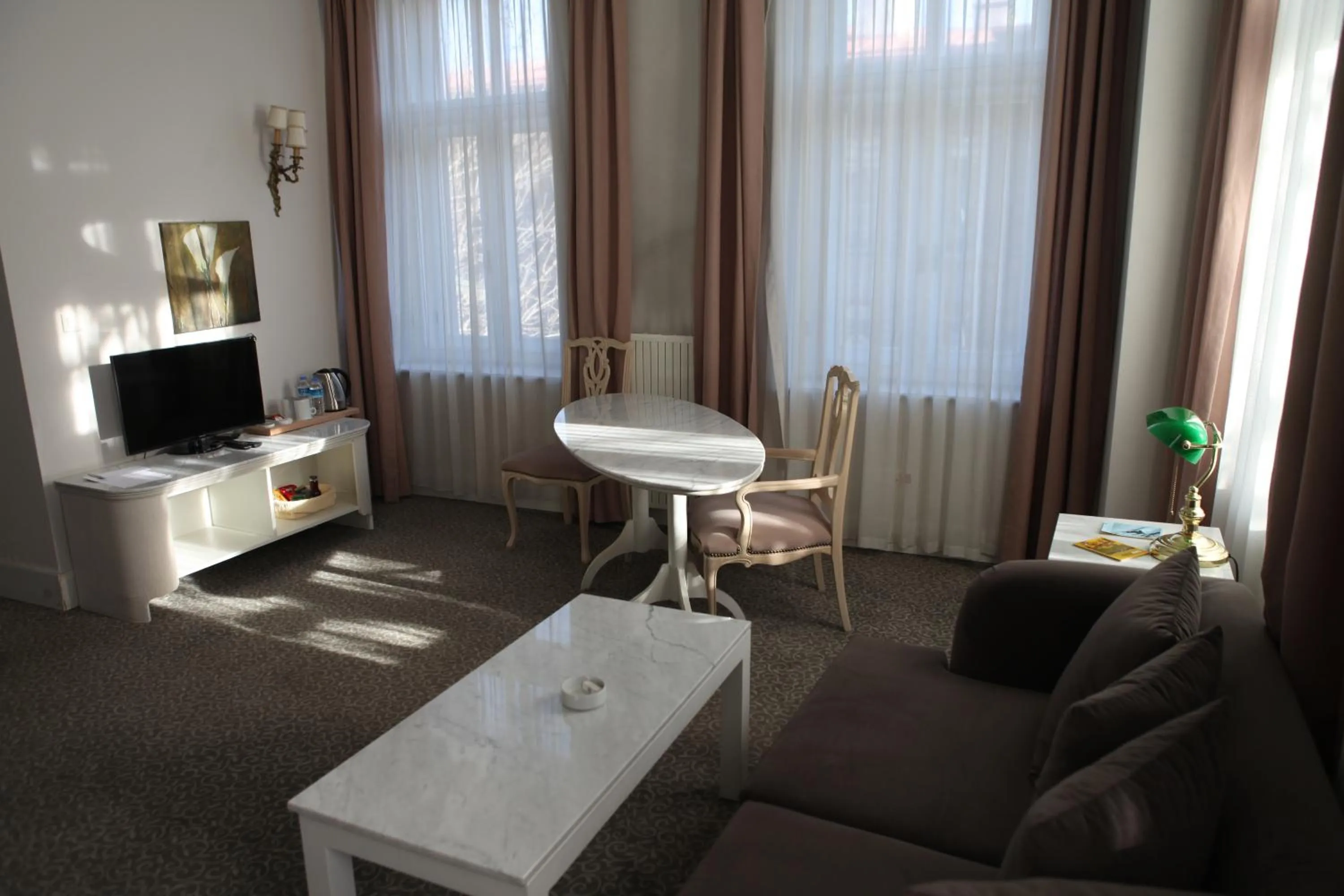 TV and multimedia in Kar's Hotel