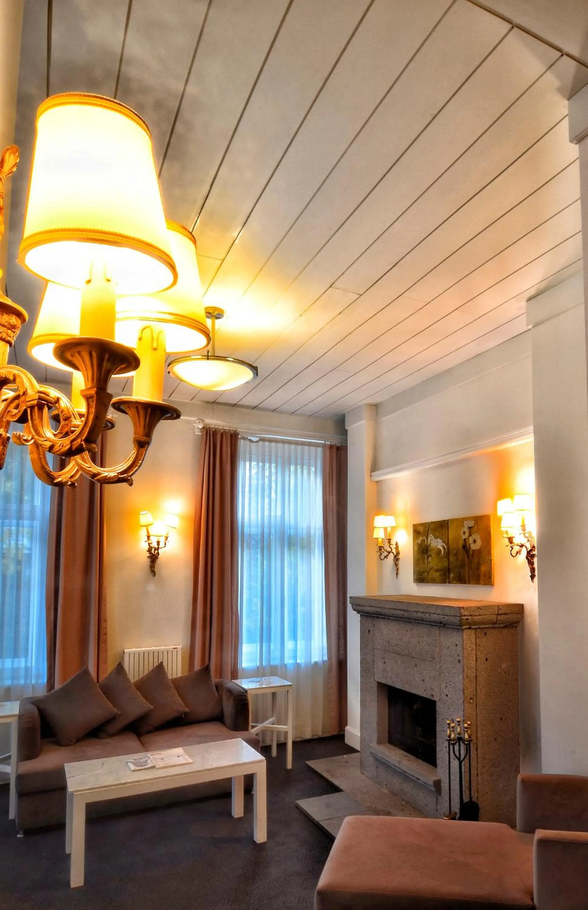 Living room, Bed in Kar's Hotel