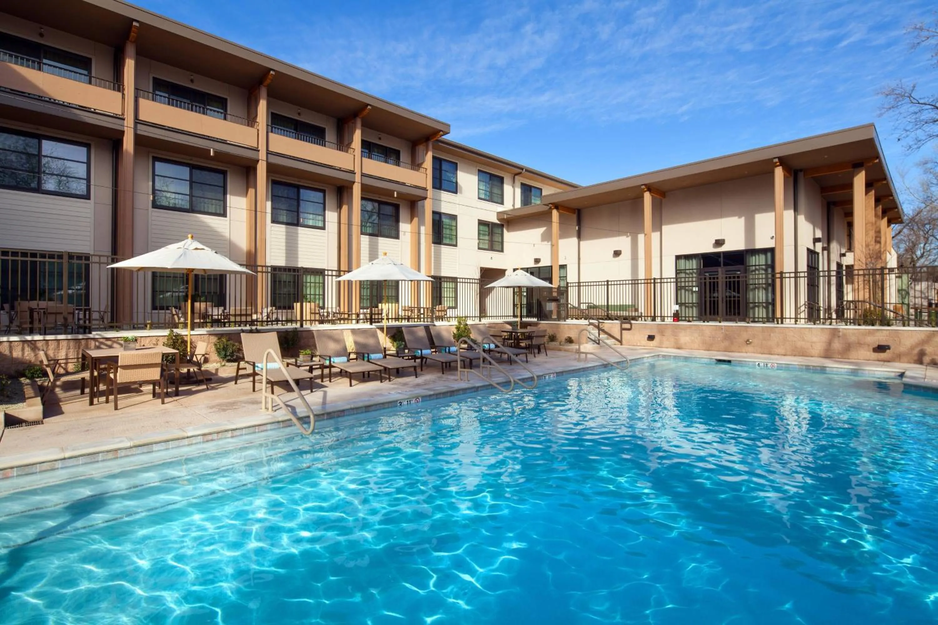 Swimming pool in Sheraton Redding Hotel at the Sundial Bridge