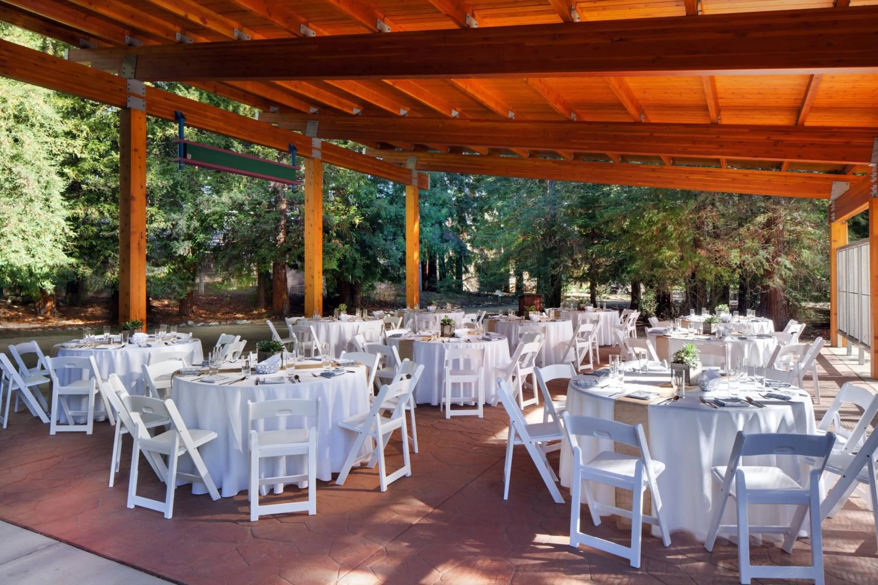 Meeting/conference room in Sheraton Redding Hotel at the Sundial Bridge