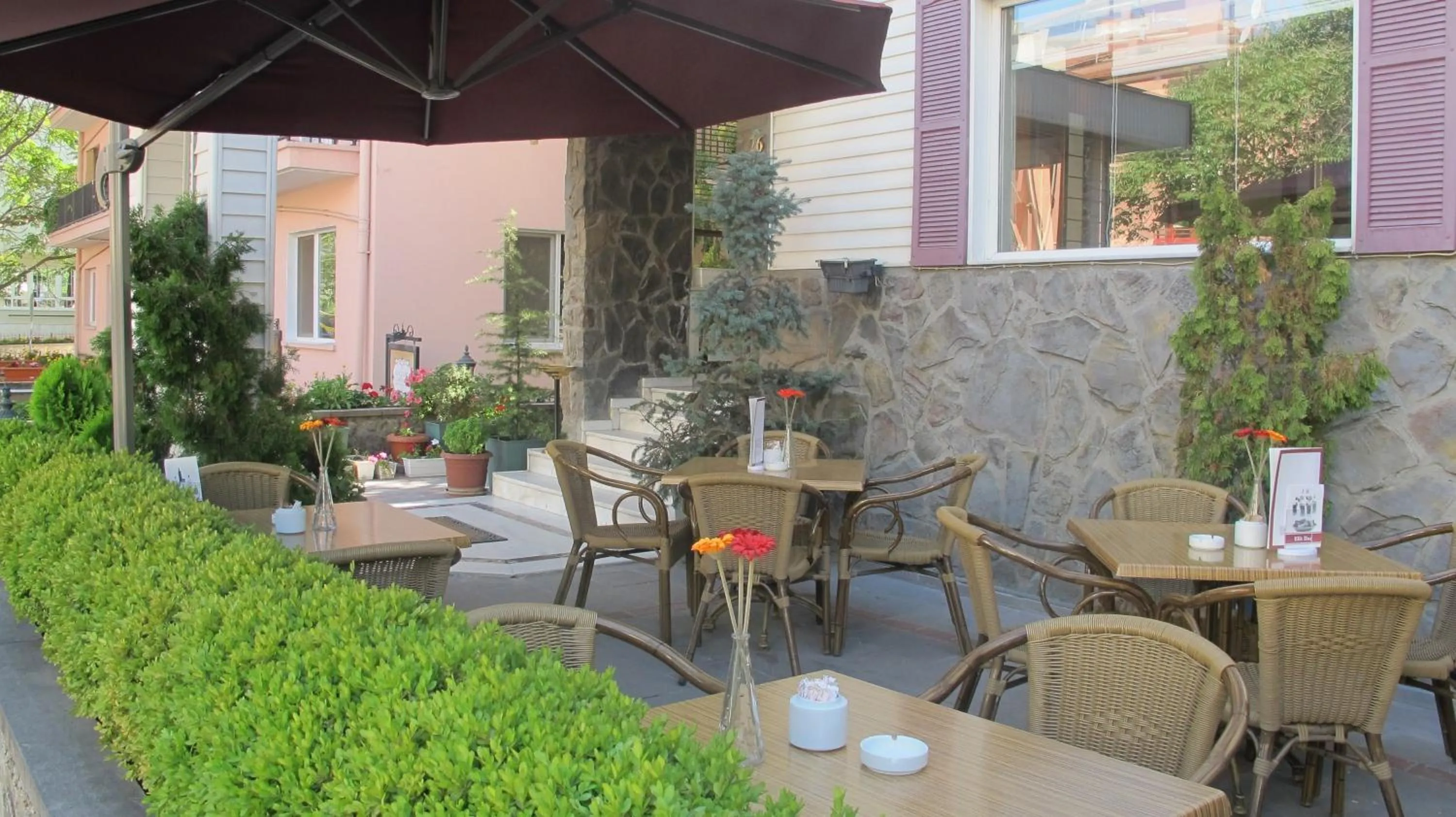 Restaurant/places to eat in Elit Palas Hotel