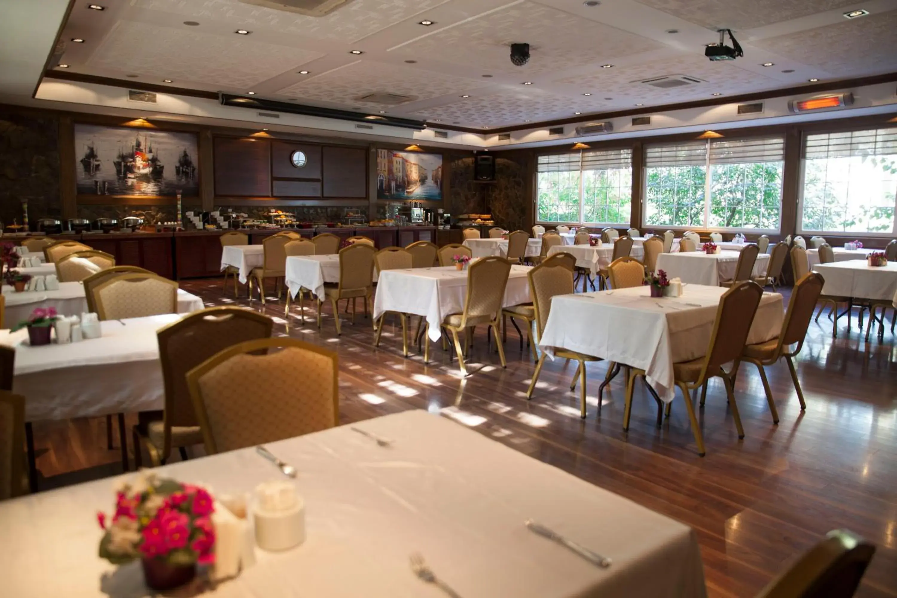 Restaurant/places to eat in Elit Palas Hotel Restaurant/places to eat in Elit Palas Hotel