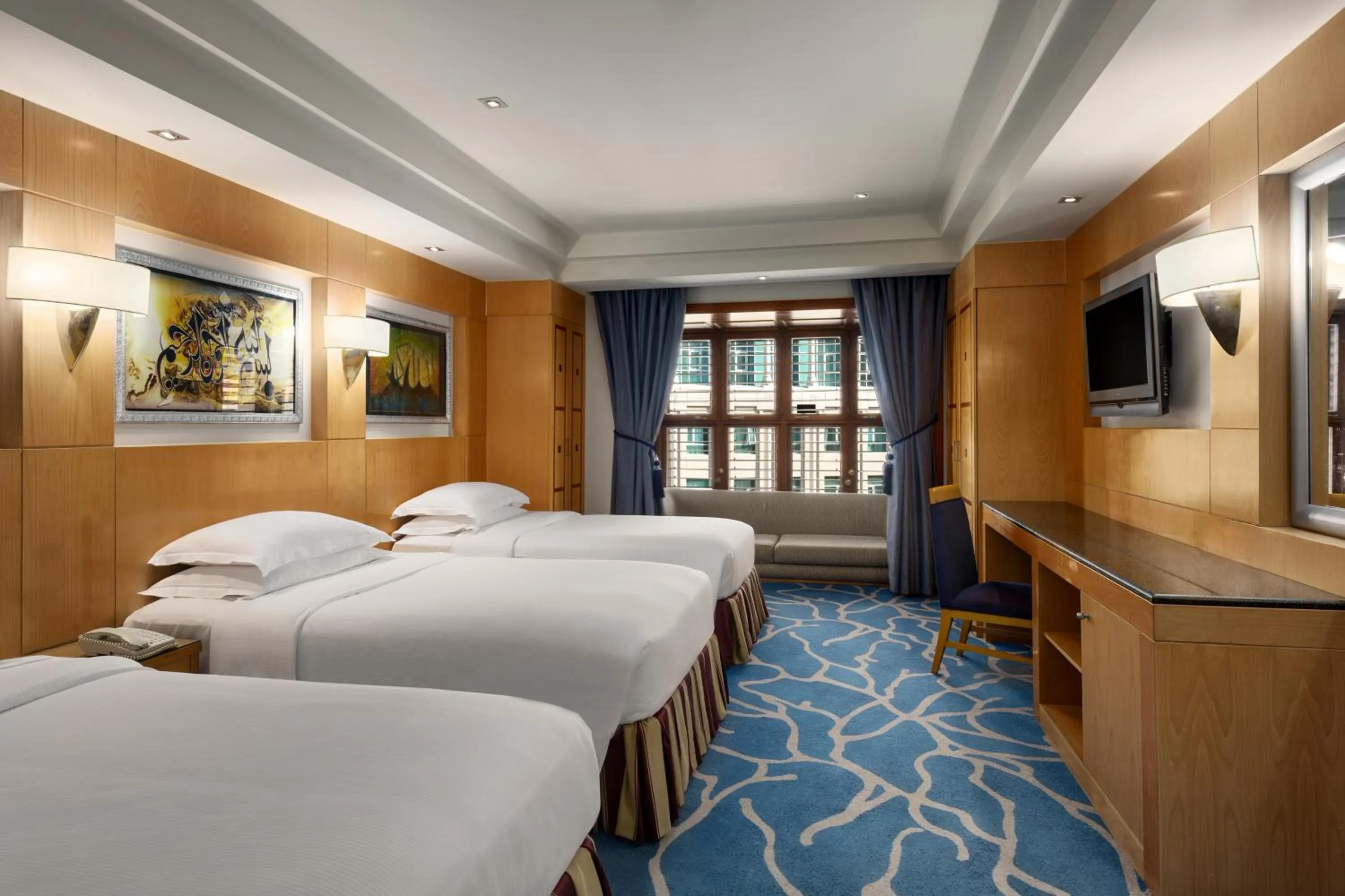 Bedroom, Bed in Makkah Towers