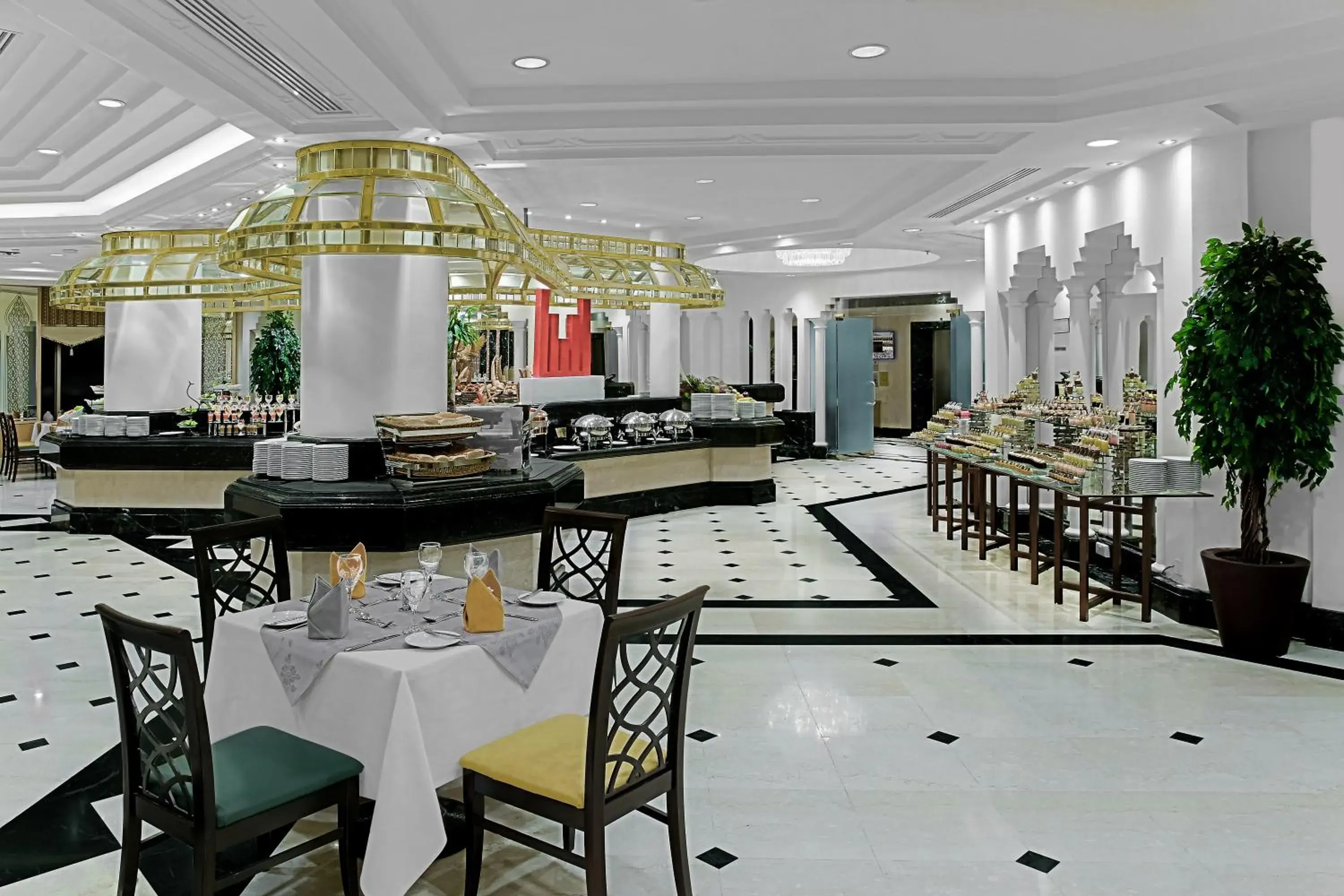 Restaurant/places to eat in Makkah Towers Restaurant/places to eat in Makkah Towers