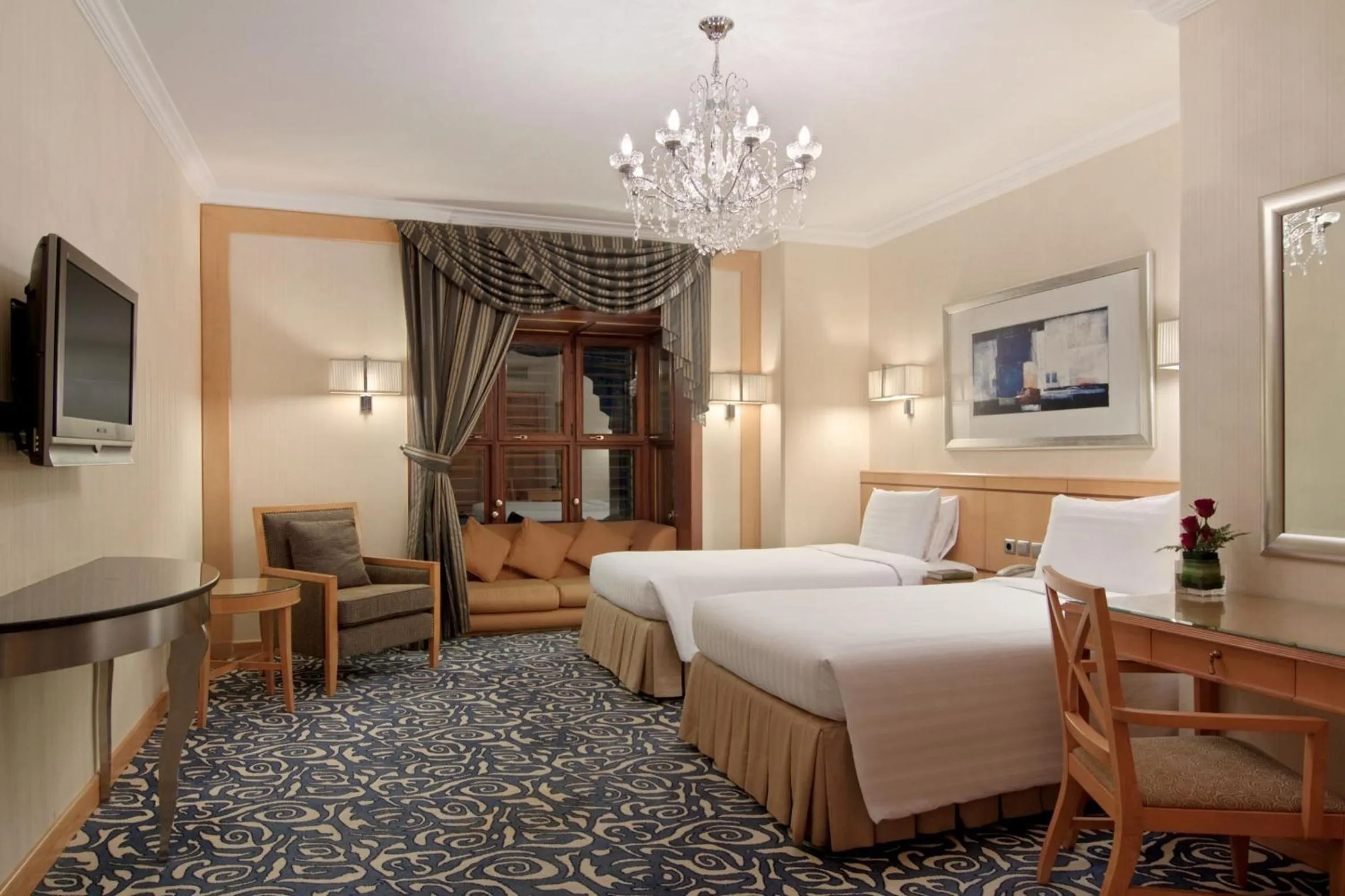 Photo of the whole room, Bed in Makkah Towers