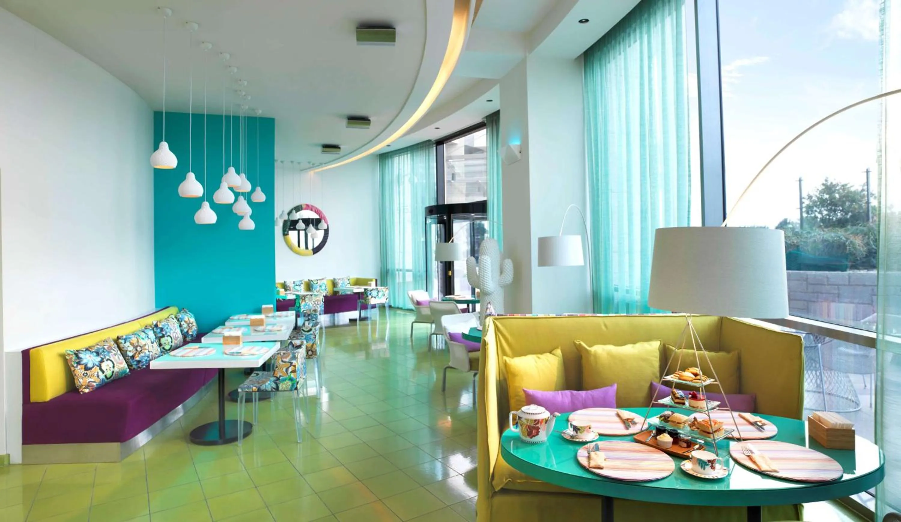 Restaurant/places to eat in Symphony Style Hotel Kuwait