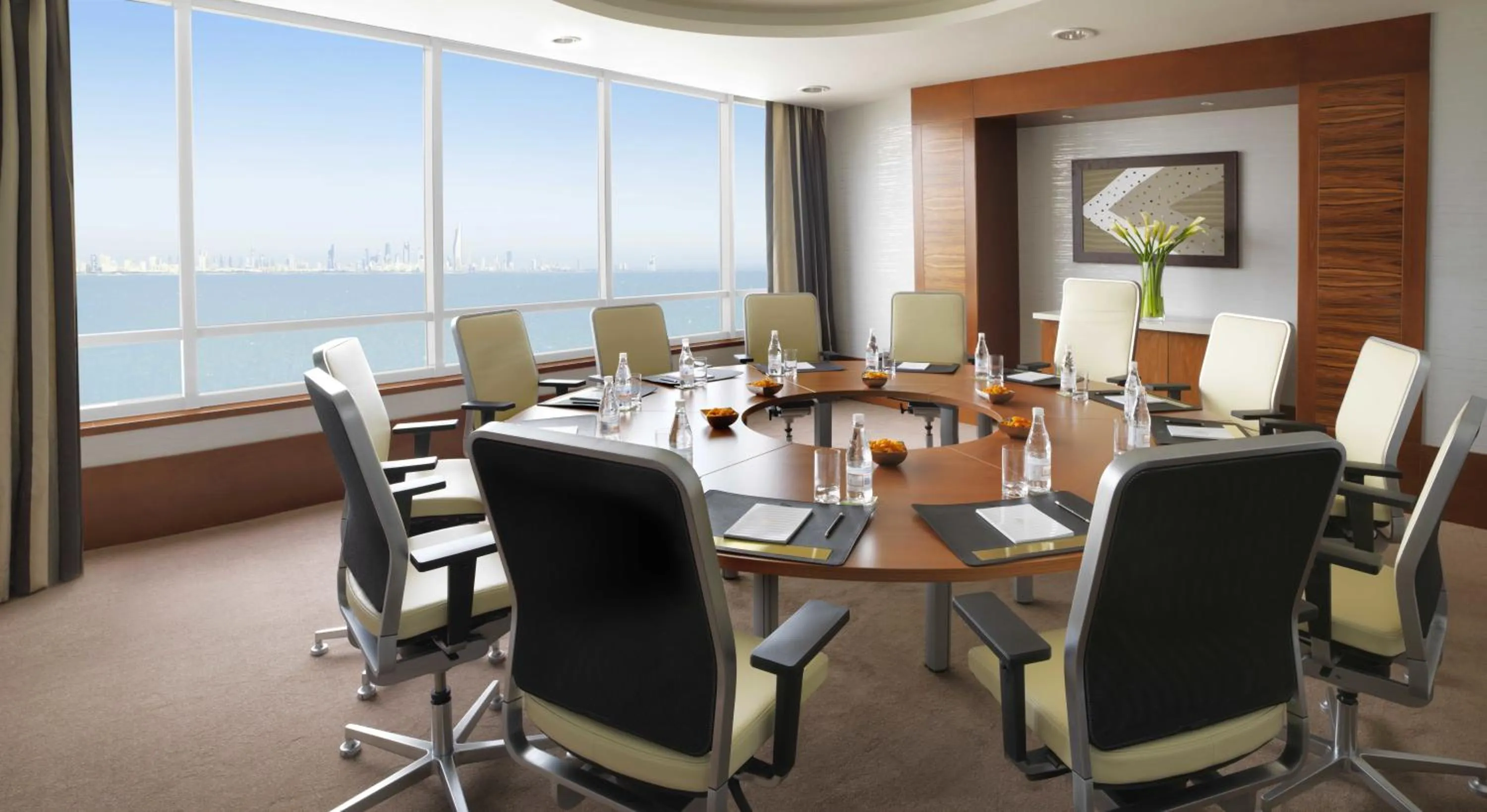 Restaurant/places to eat in Symphony Style Hotel Kuwait