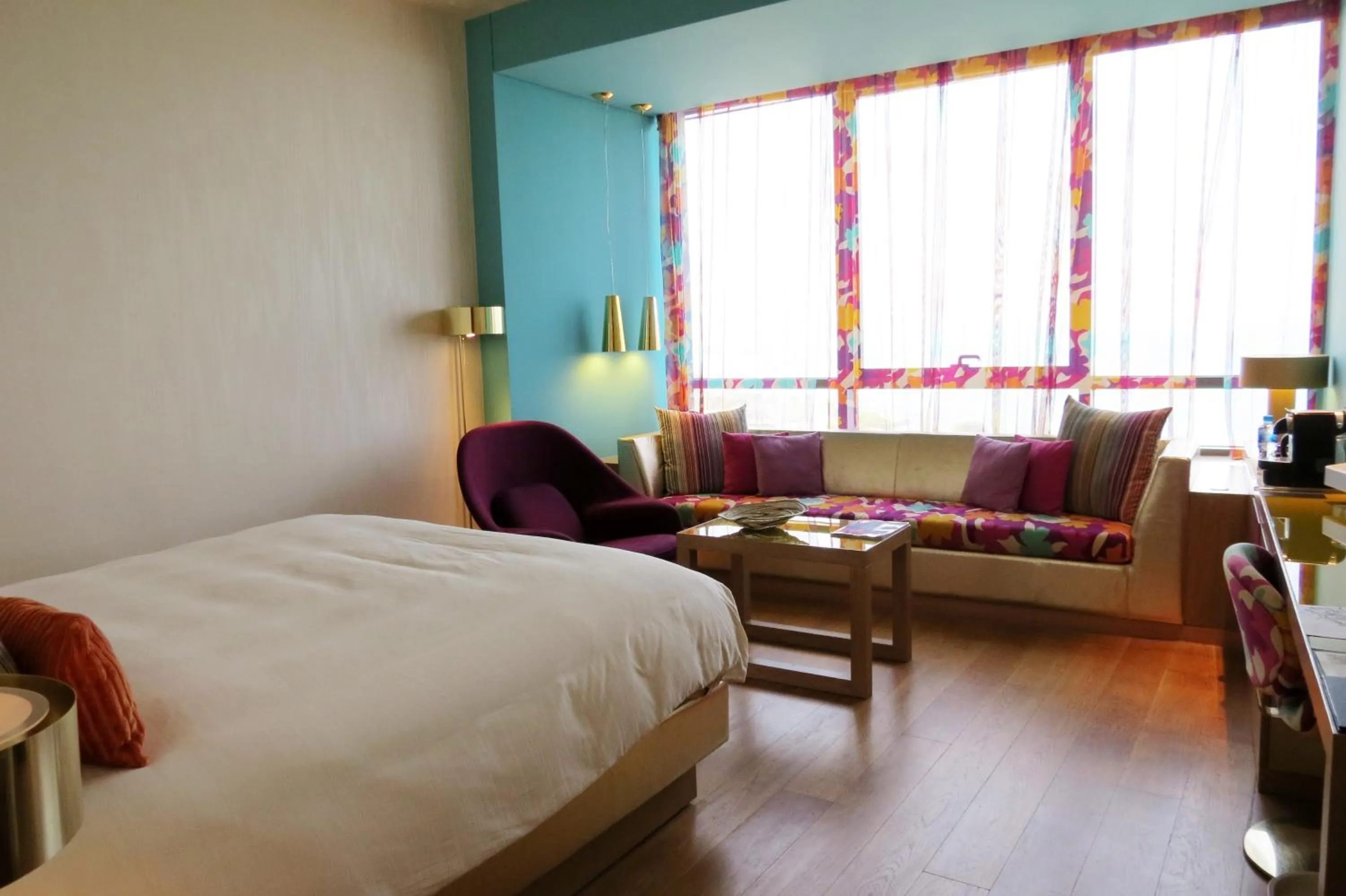 Living room, Bed in Symphony Style Hotel Kuwait