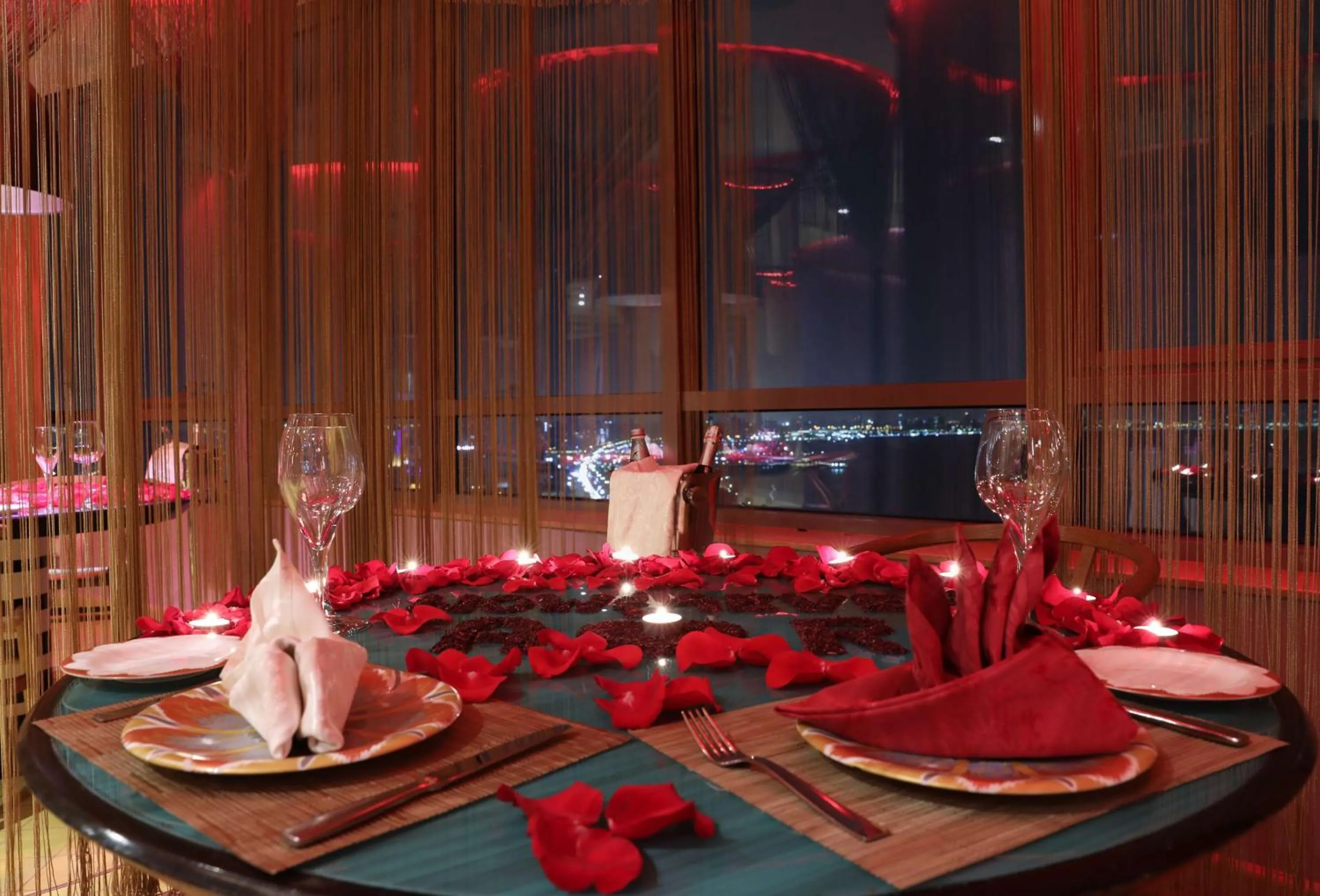 Restaurant/places to eat in Symphony Style Hotel Kuwait