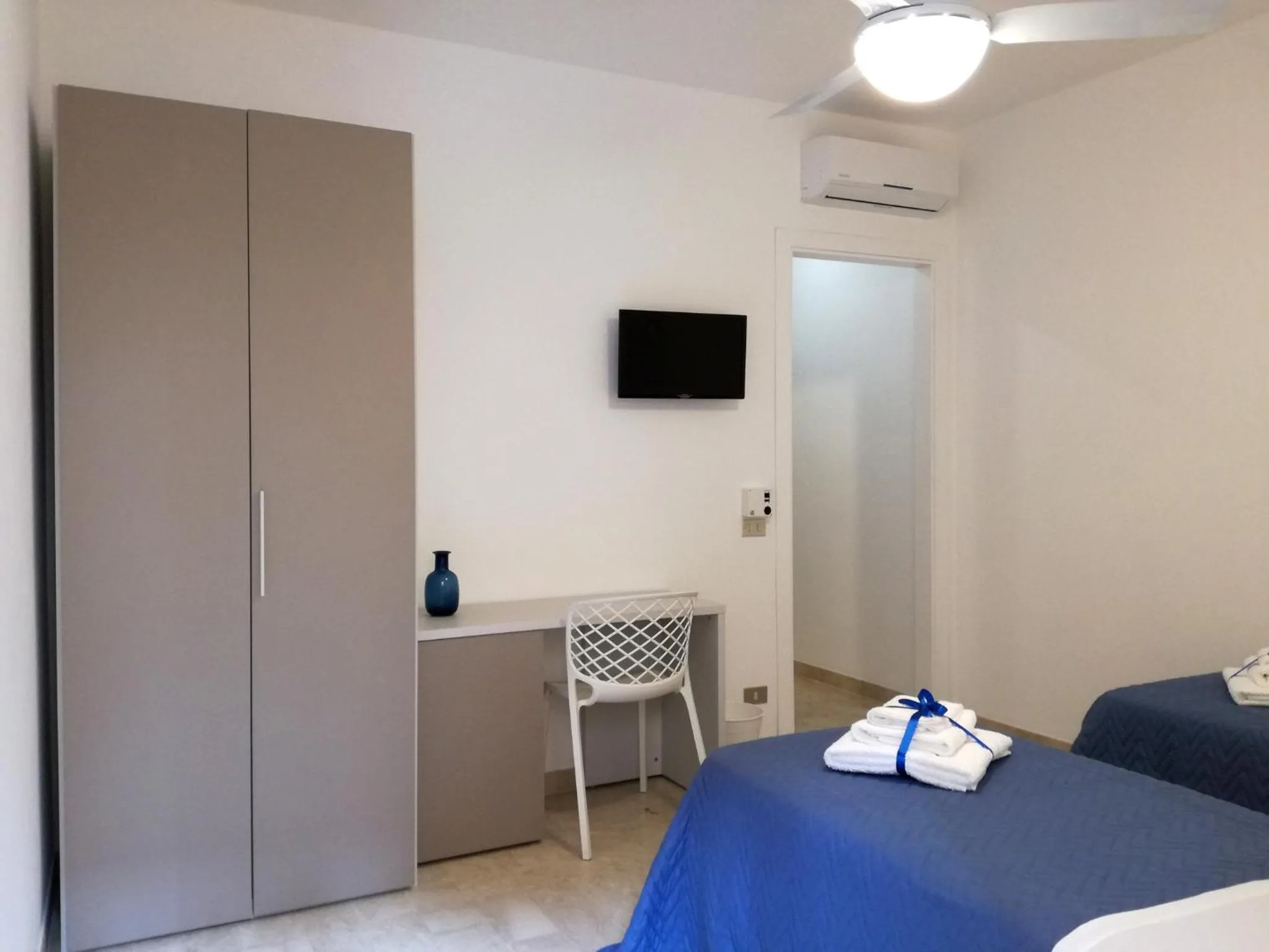 Photo of the whole room in Corsaro B&B