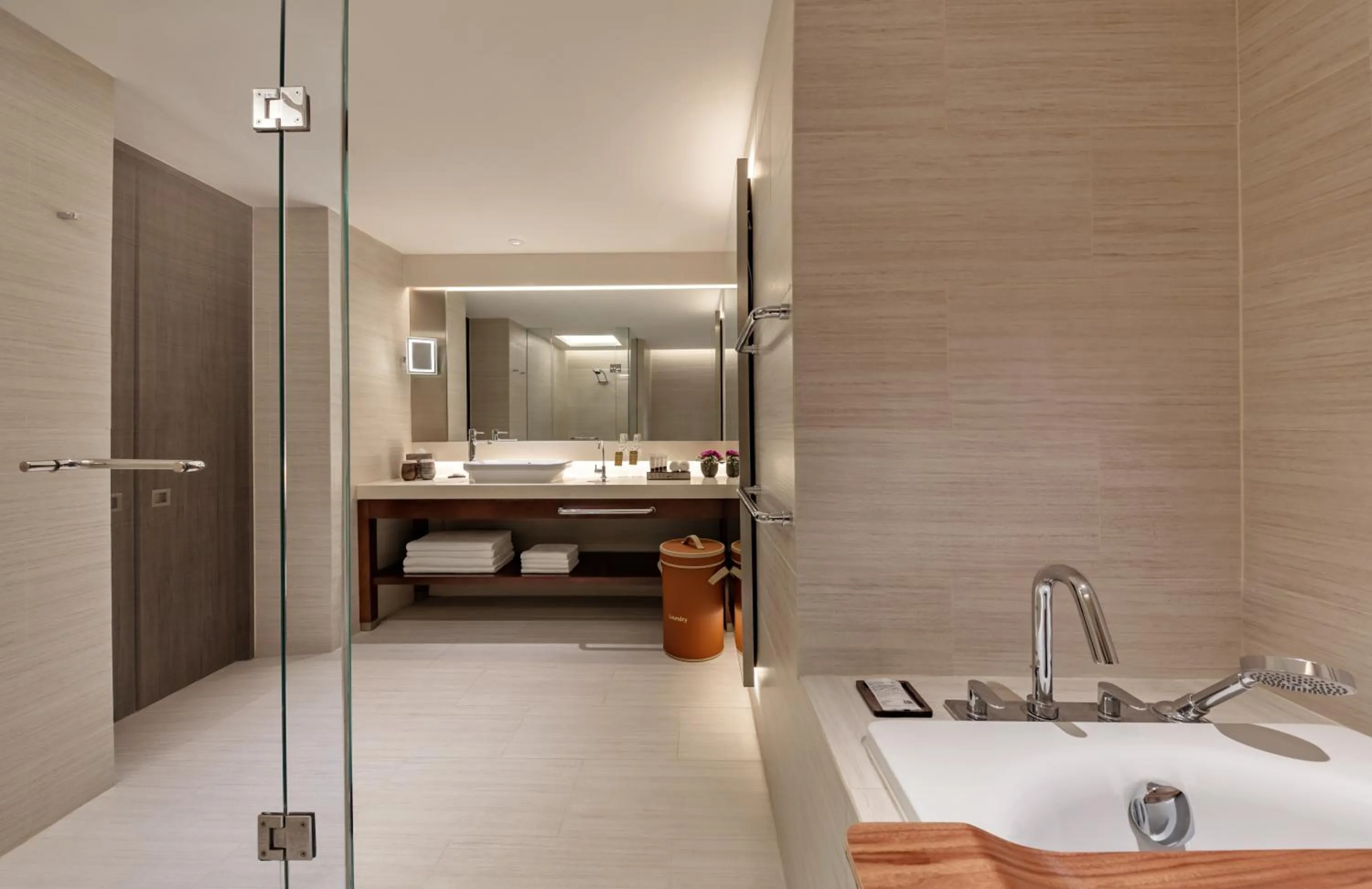 Bathroom in Pan Pacific Singapore
