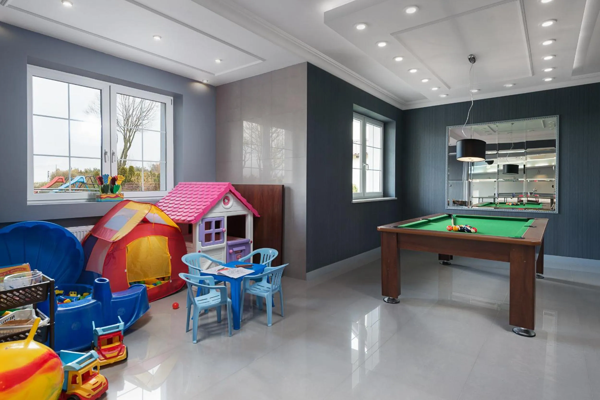 Billiard in Willa Dalia