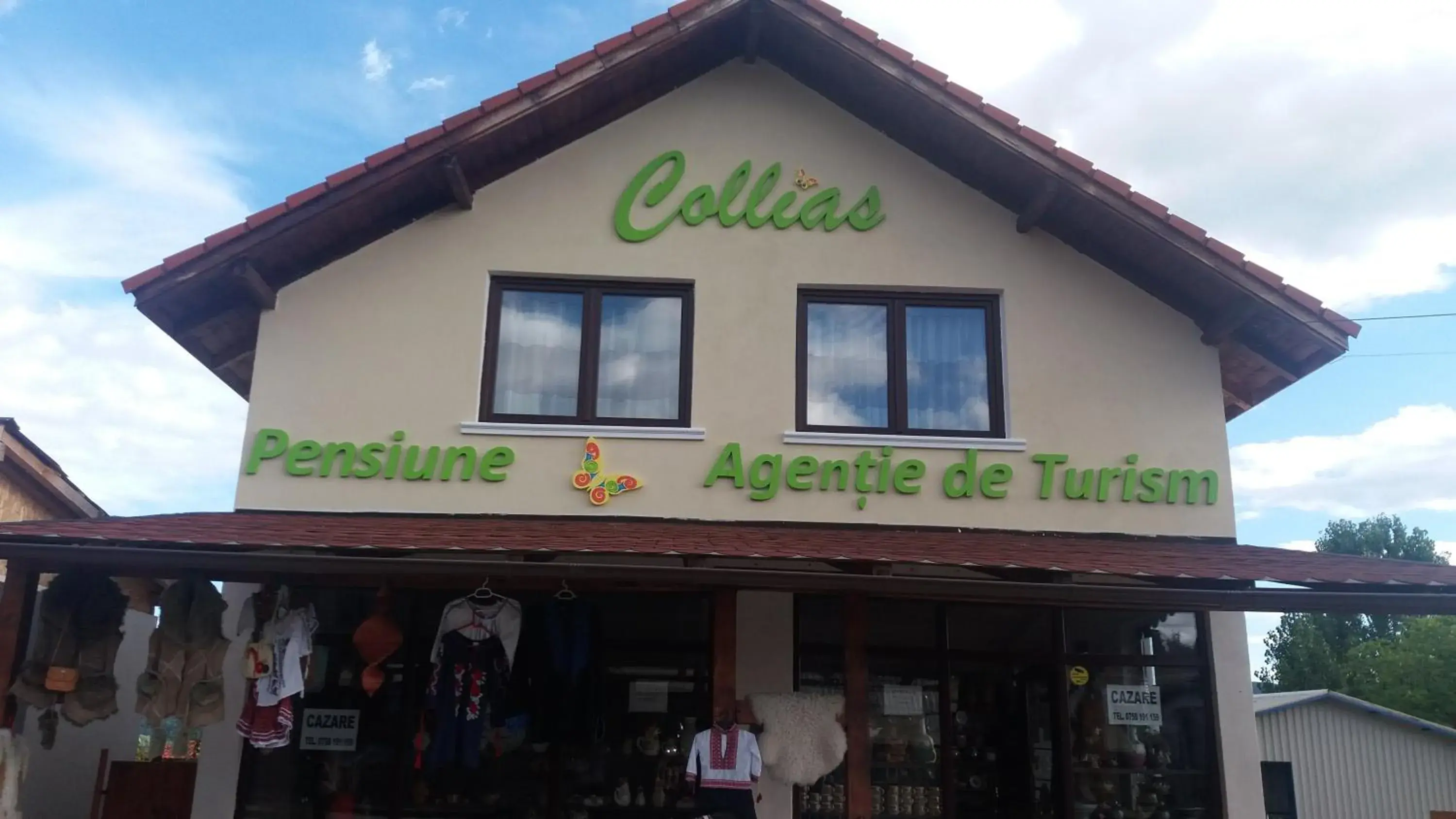 Collias Collias