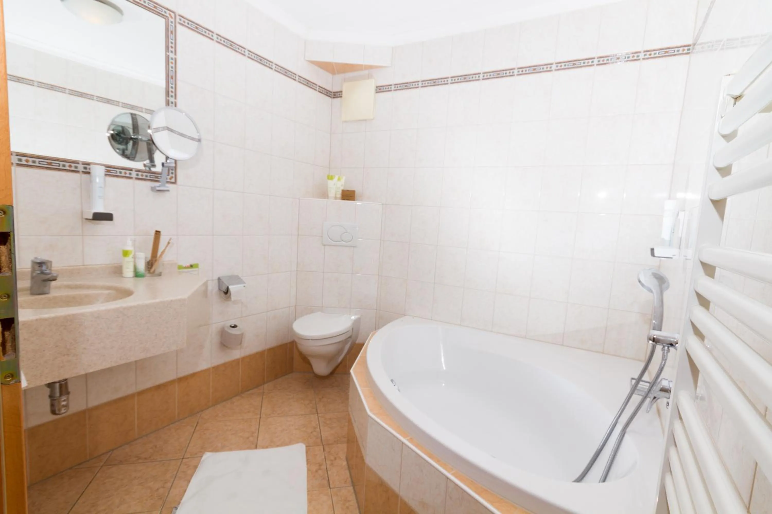 Bruggerhof - Camping, Restaurant, Hotel