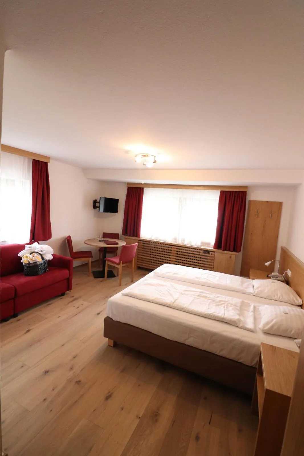 Bed in Bruggerhof - Camping, Restaurant, Hotel