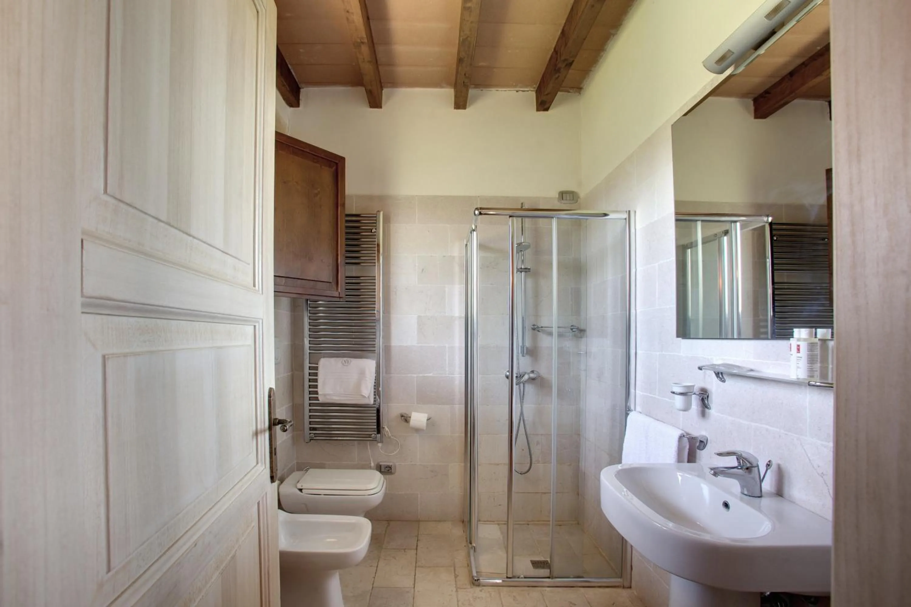 Shower in Tenuta Monacelli Lecce