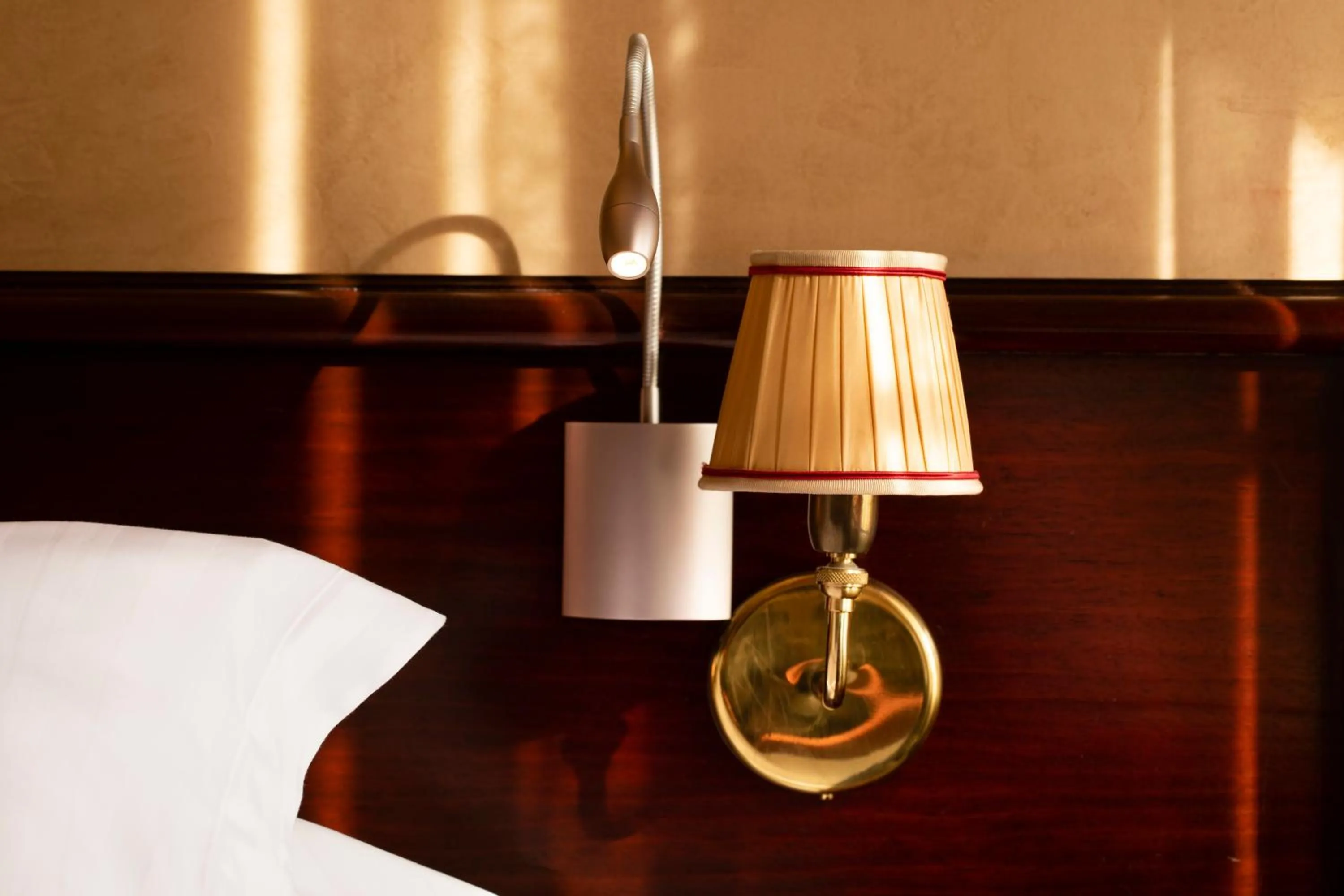 Decorative detail, Bed in Hotel Britannique