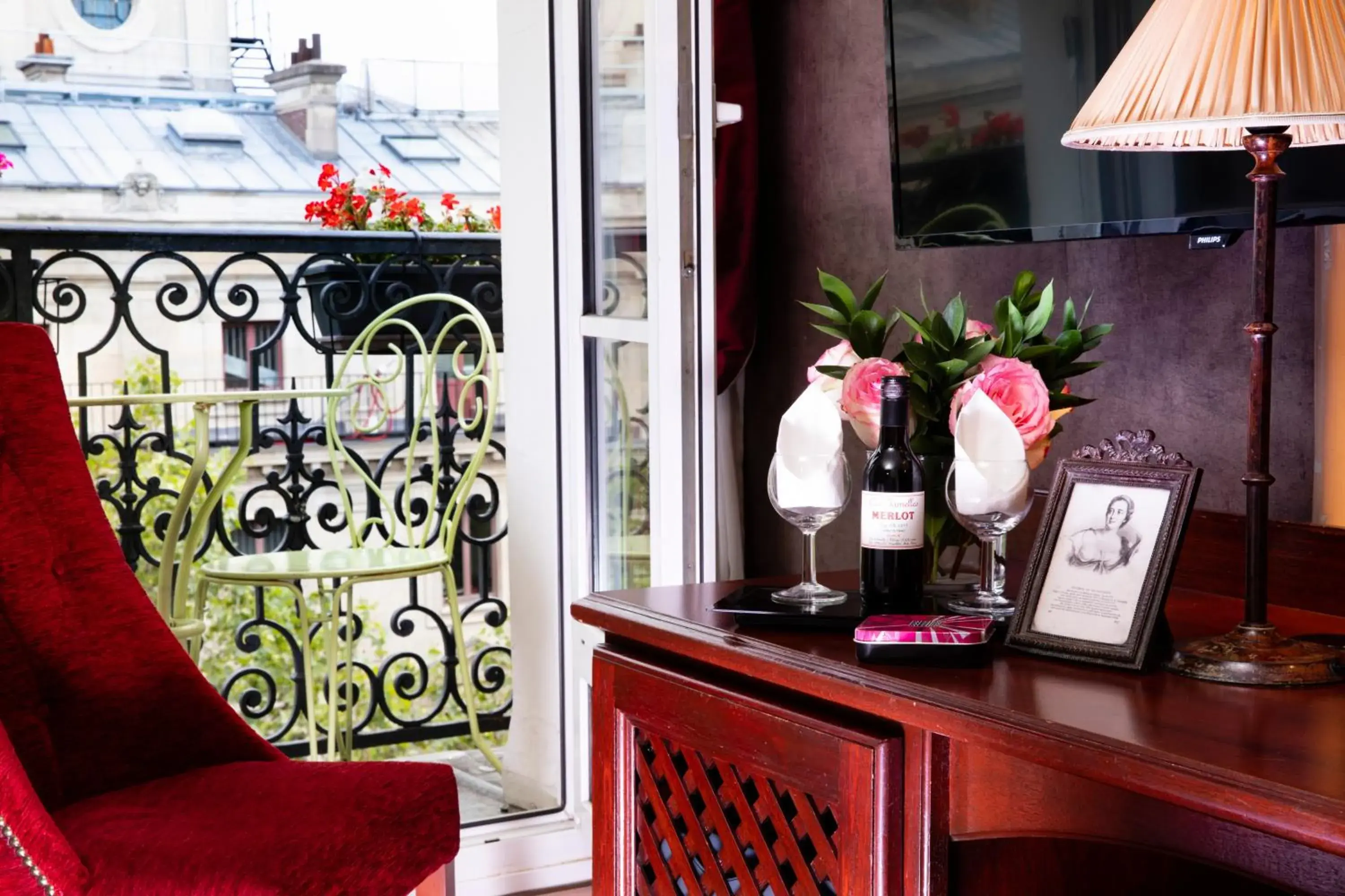 Tradition Room with Balcony in Hotel Britannique Tradition Room with Balcony in Hotel Britannique